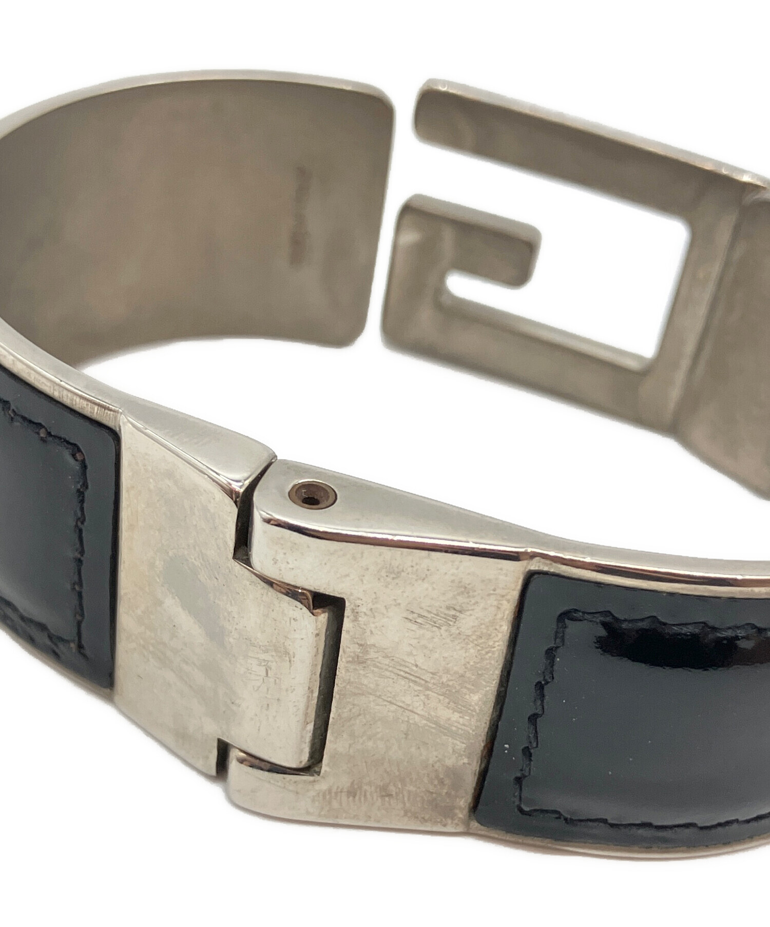 中古 GUCCHI(グッチ) バングル 中古・古着通販】GUCCI (グッチ) バングル ブラック｜ブランド・古着