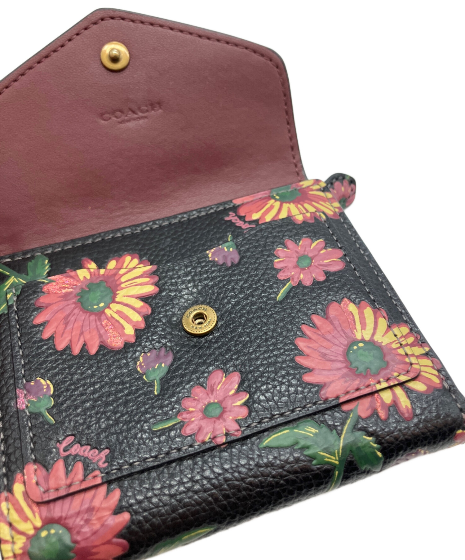こはくさん専用 COACH 花柄 二つ折り財布 新品未使用 中古・古着通販】COACH (コーチ) 花柄 2つ折り財布 ブラック｜ブランド