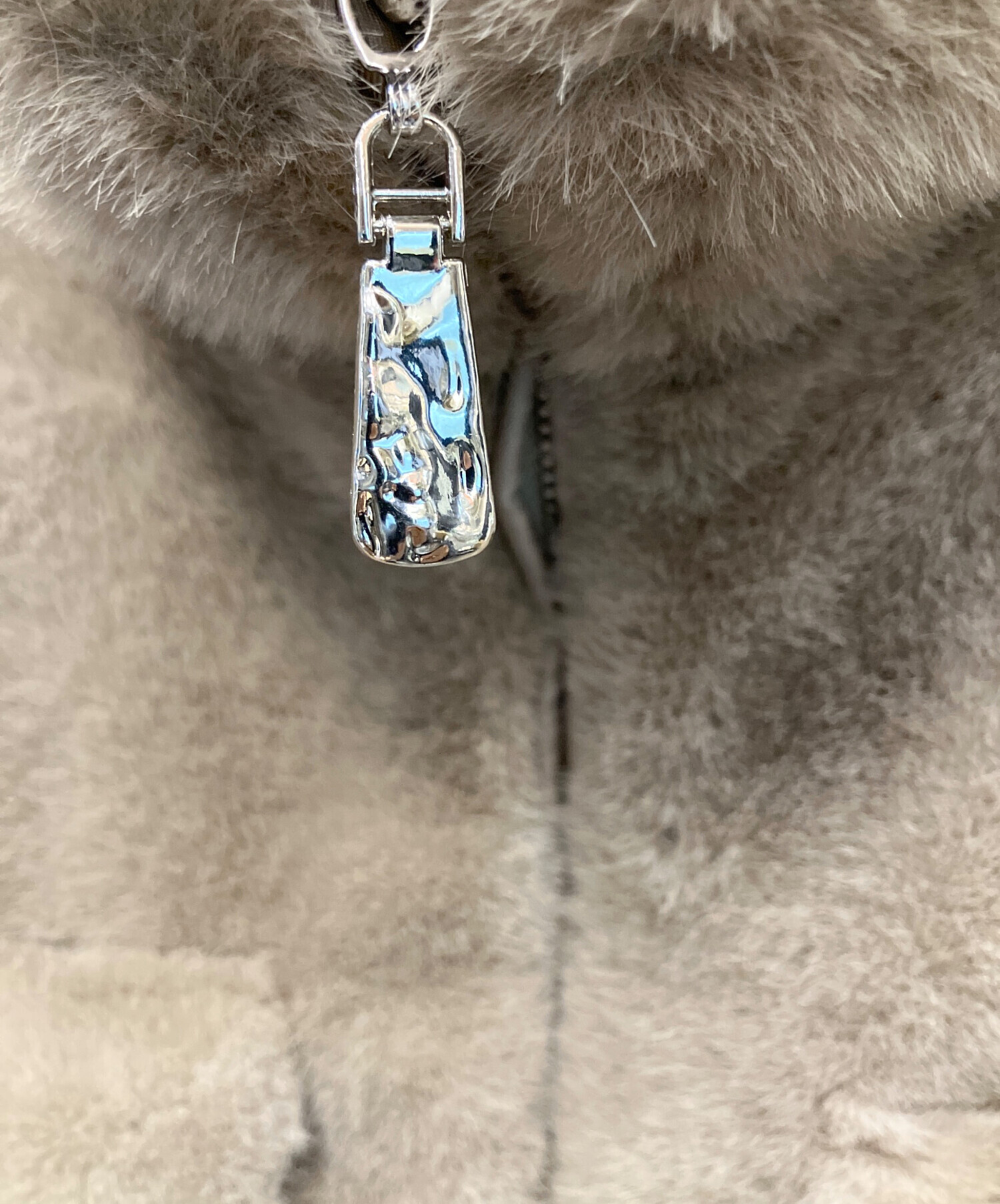 中古・古着通販】PRIORITY (プライオリティ) ファーベスト ベージュ