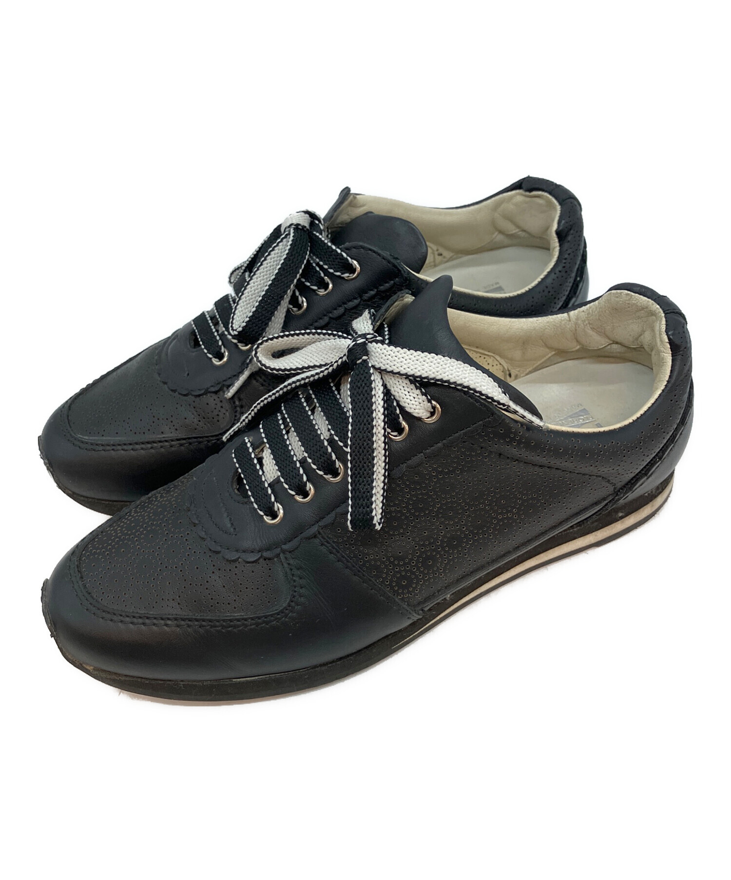 Ferragamo ブラック スニーカー 中古・古着通販】Salvatore Ferragamo (サルヴァトーレ フェラガモ