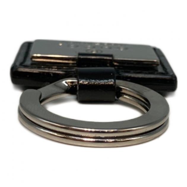 中古・古着通販】GUCCI (グッチ) キーリング ロゴプレート ブラック