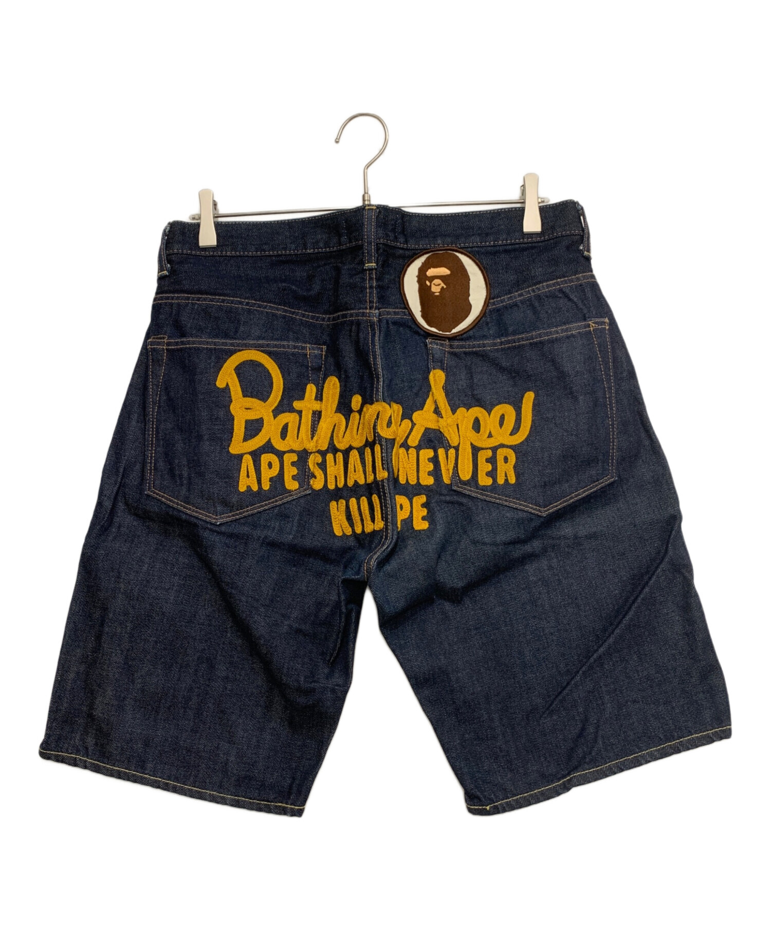 専用★A BATHING APE 刺繍加工デニムパンツ L アクセサリー付き 中古・古着通販】A BATHING APE (アベイシングエイプ) バック刺繍