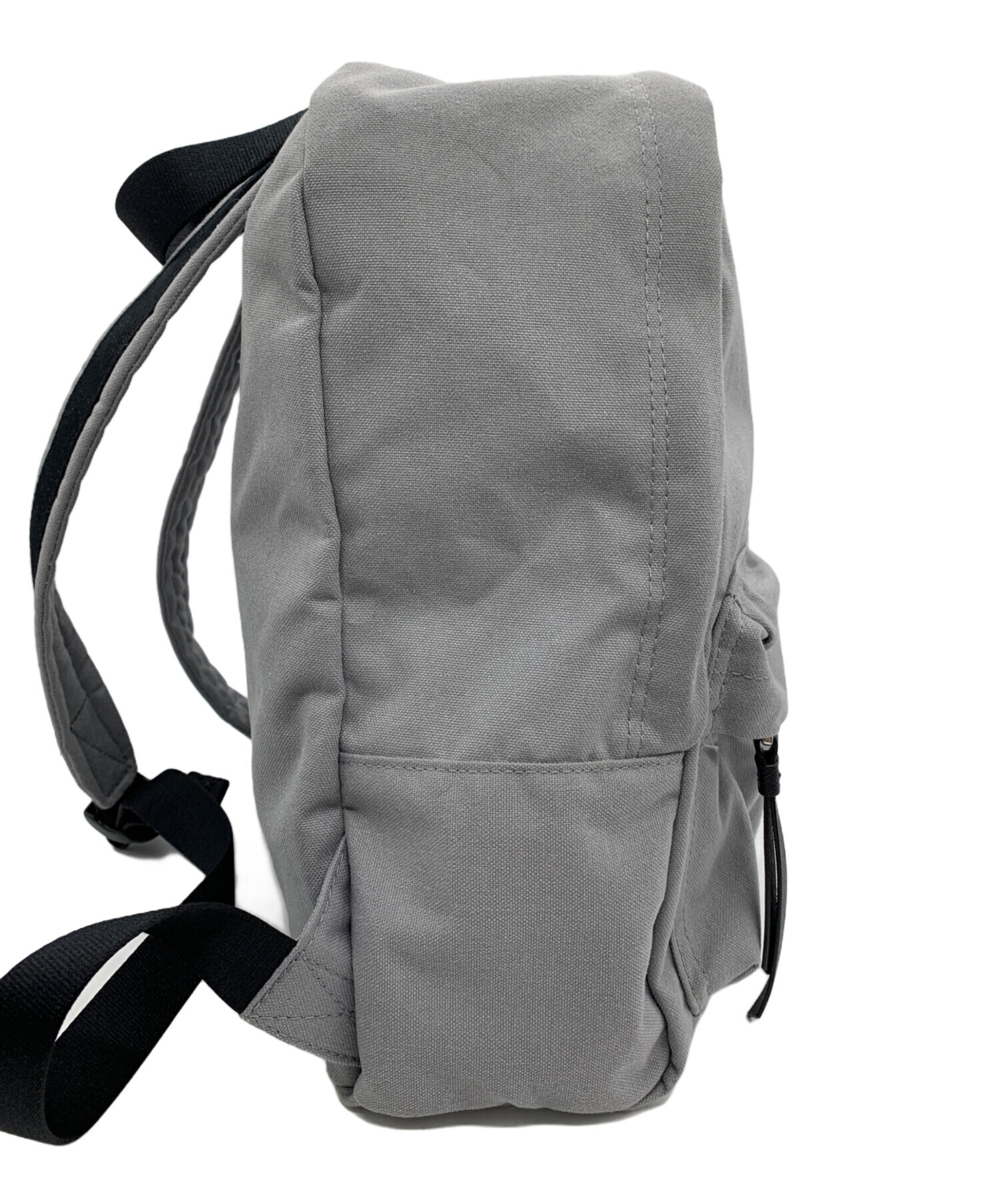 Marc Jacobs グレー バックパックリュック 中古・古着通販】MARC JACOBS (マークジェイコブズ) リュック グレー