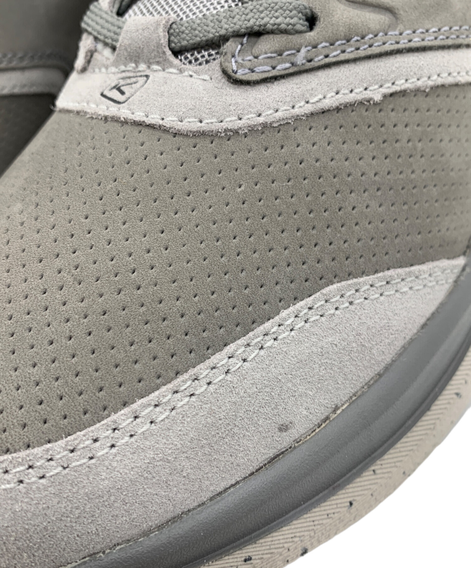 中古・古着通販】KEEN (キーン) スニーカー グレー サイズ:27.5