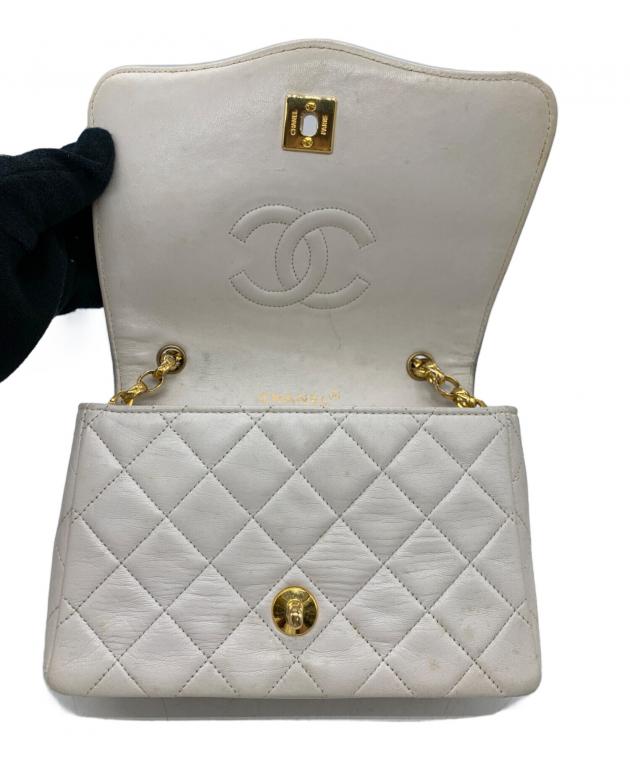 CHANEL シャネル ショルダーバッグ  白 【古着】【中古】【送料無料】 CHANEL（シャネル） チェーンショルダーバッグ マトラッセ23 Wフラップ