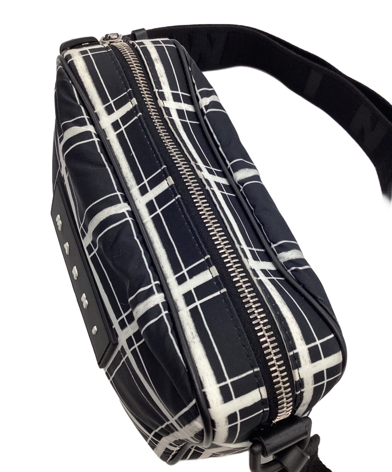 中古・古着通販】MARNI (マルニ) CHECK NYLON PUFF CAMERA BAG 