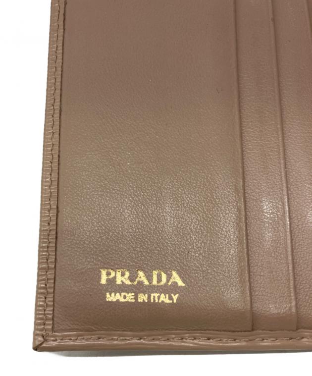 プラダ PRADA 三つ折り財布 レザー ベージュ レディース 1M0176 送料無料【中古】 56305g 中古・古着通販】PRADA (プラダ) 3つ折り財布 ピンク｜ブランド・古着