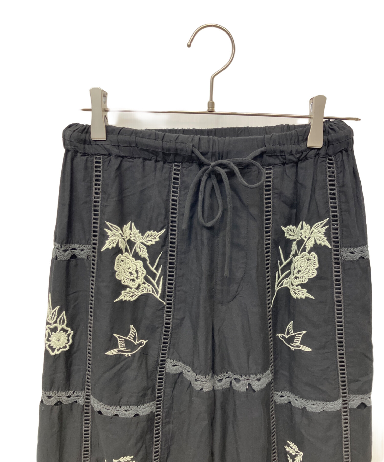 todayful インド刺繍パンツ　1度短時間着用のみ。 todayful インド刺繍パンツ 1度短時間着用のみ。