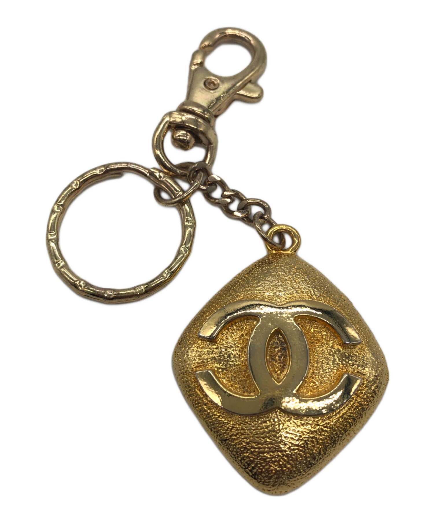 CHANEL ゴールド ロゴチャーム 中古・古着通販】CHANEL (シャネル) チャーム ゴールドカラー
