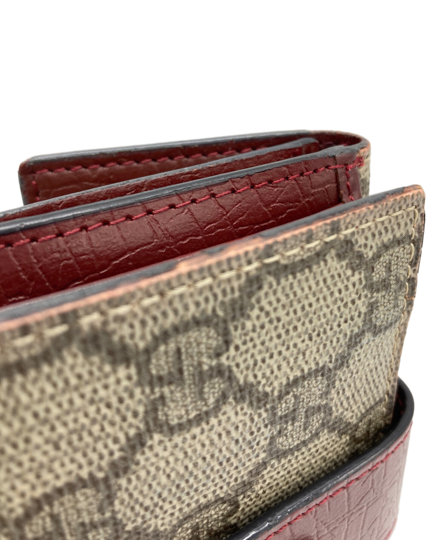 GUCCI 二つ折り財布 赤 グレー 中古・古着通販】GUCCI (グッチ) 2つ折り財布｜ブランド・古着通販