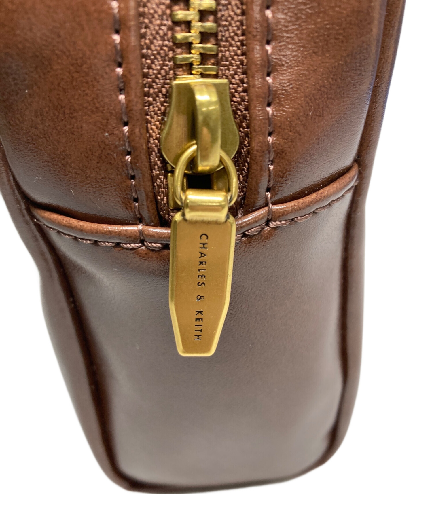 CHARLES & KEITH トートバッグ ブラウン 新品未使用 中古・古着通販】CHARLES & KEITH (チャールズアンドキース) バケツ型