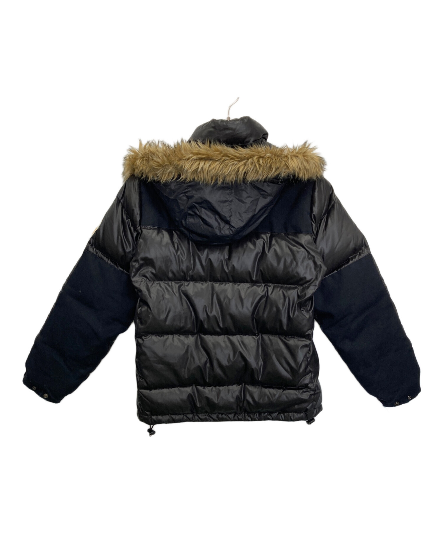 Carhartt ブラックダウンジャケット Lサイズ 中古・古着通販】CarHartt (カーハート) ダウンジャケット ブラック