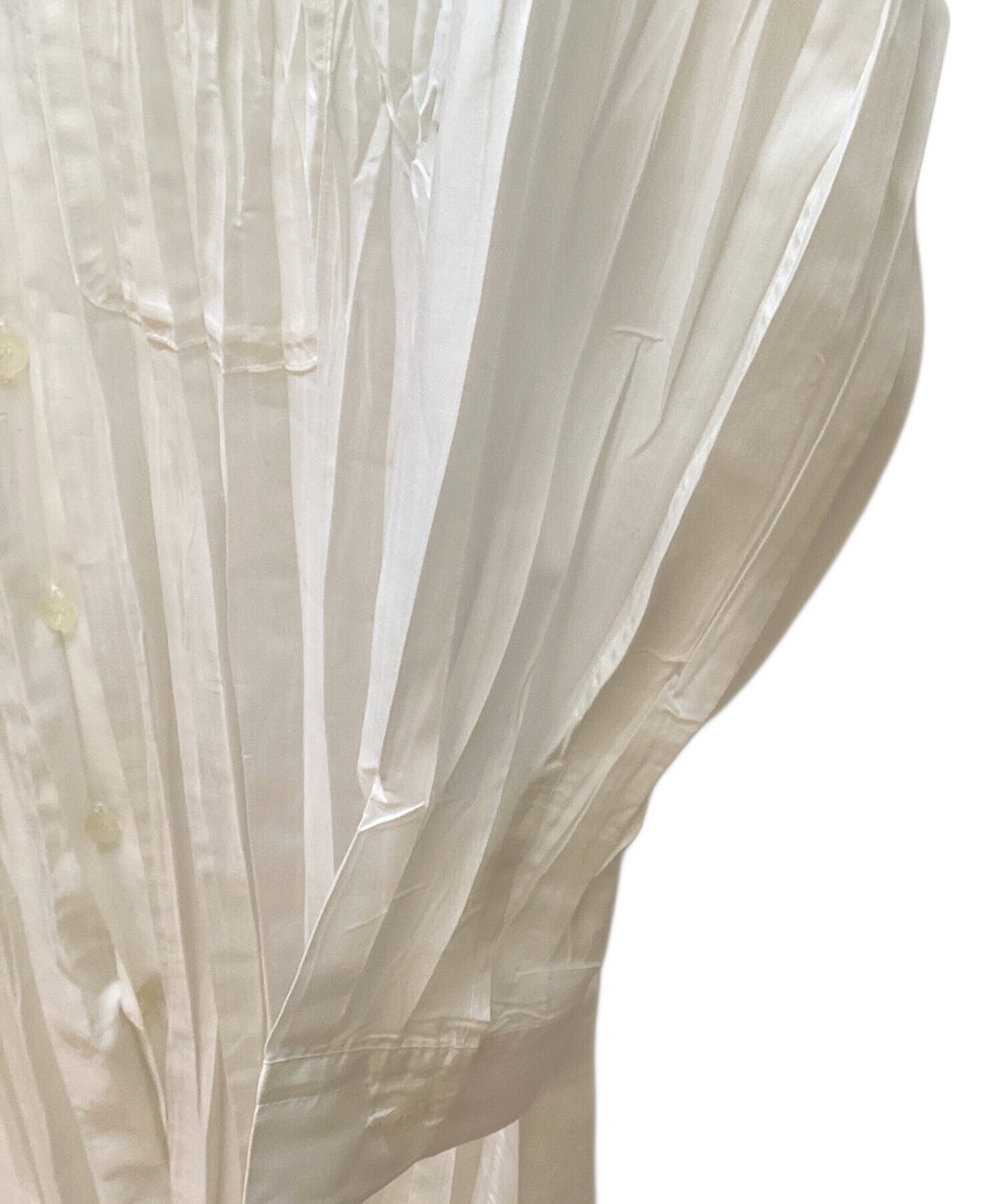 ISSEY MIYAKE イッセイミヤケ プリーツ ロングシャツ 白 M 中古・古着通販】ISSEY MIYAKE (イッセイミヤケ) プリーツロングシャツ