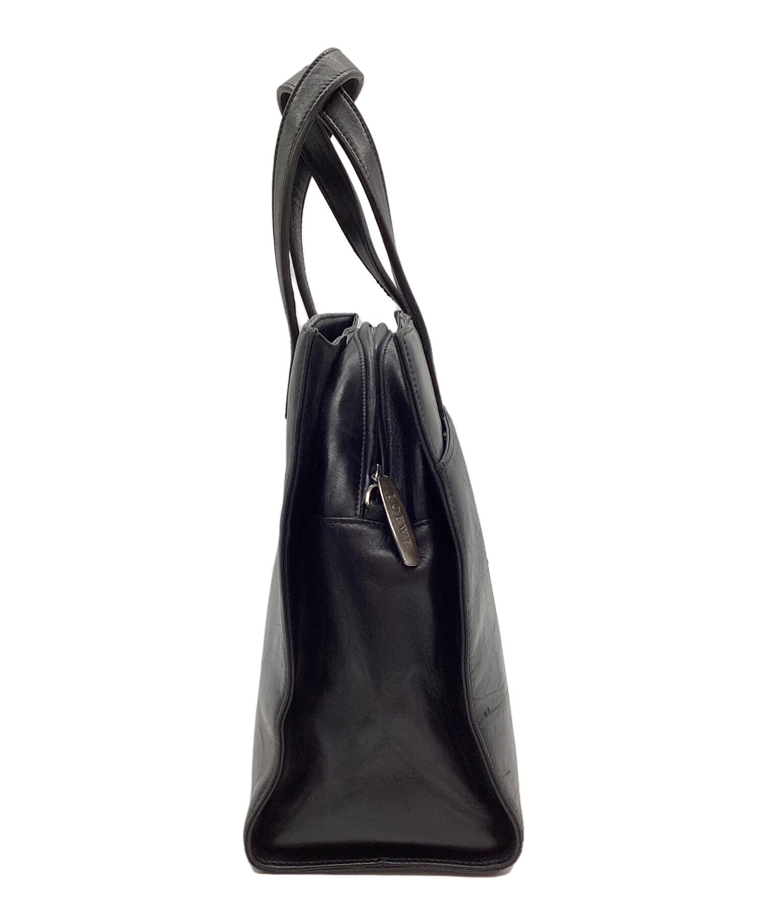 LOEWE ロエベ  ハンドバッグ エナメル ブラック 【中古】 レディース 中古・古着通販】LOEWE (ロエベ) ハンドバッグ ブラック｜ブランド