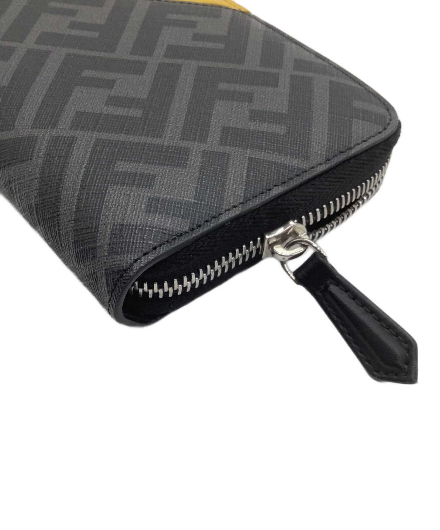 中古・古着通販】FENDI (フェンディ) ラウンドファスナー財布 ブラック