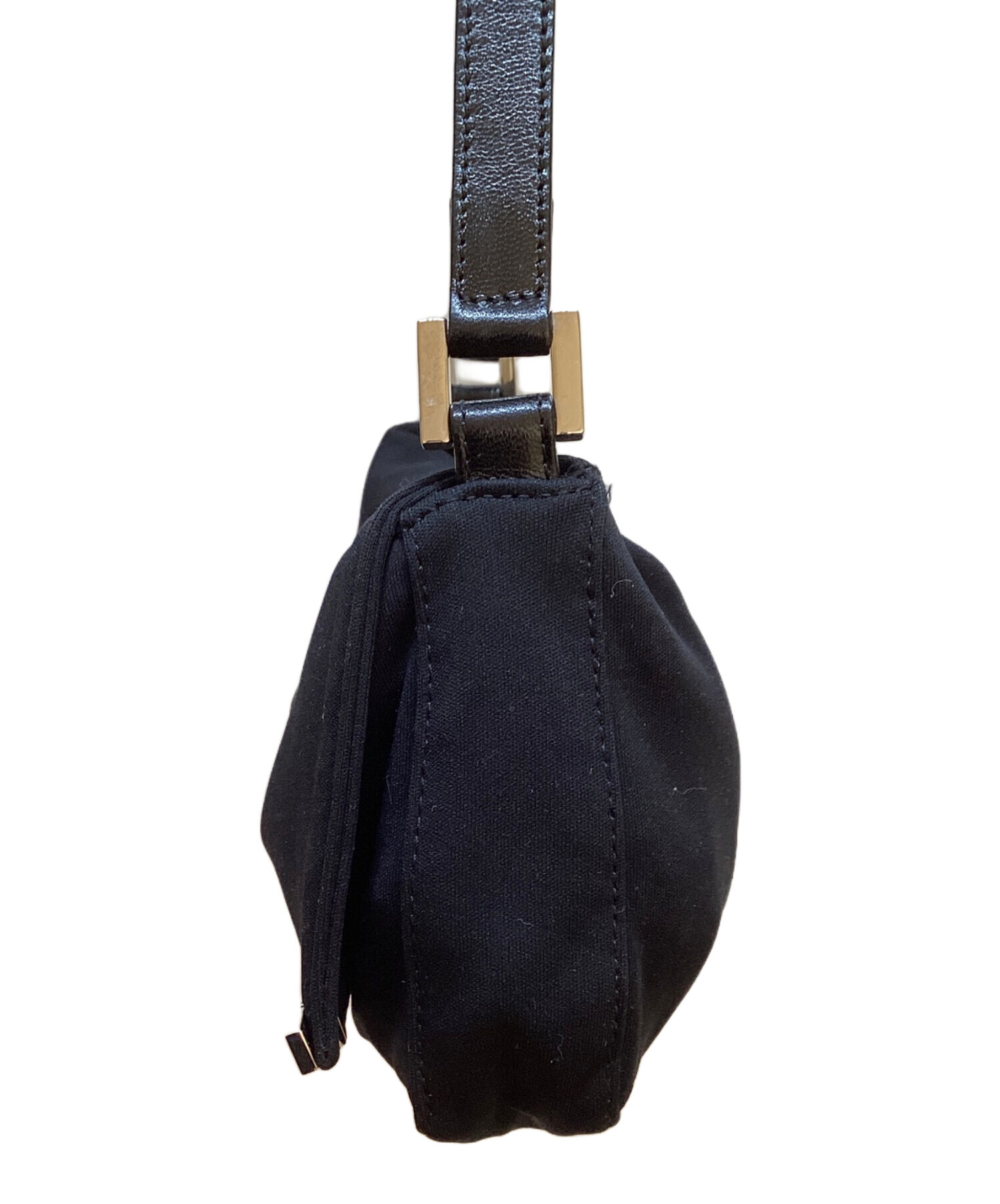 FENDI ショルダーバッグ 中古・古着通販】FENDI (フェンディ) ショルダーバッグ ブラック