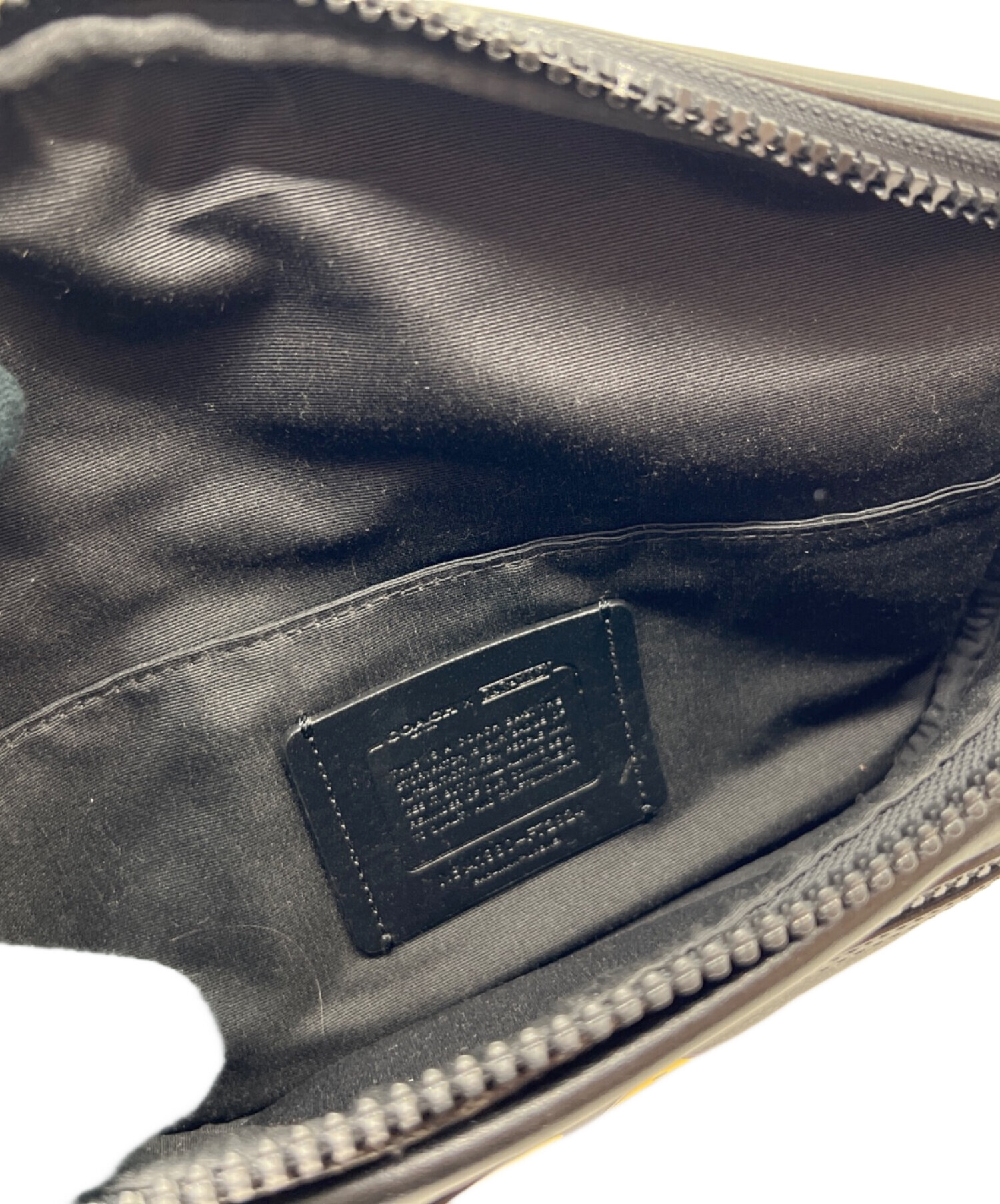 中古・古着通販】COACH (コーチ) ボディーバッグ ブラック×イエロー 