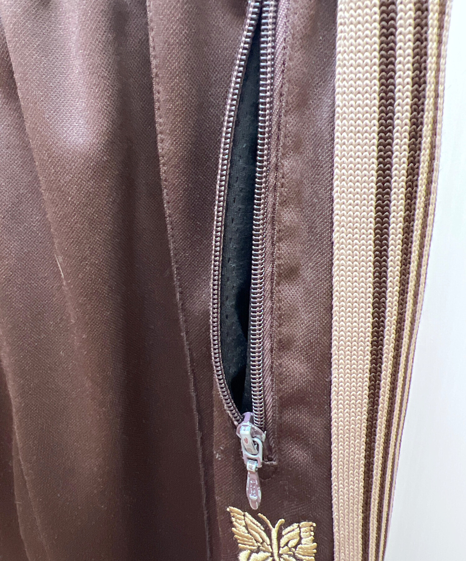 Needles ブラウン Sサイズ　ストレート 中古・古着通販】Needles (ニードルズ) トラックパンツ ブラウン