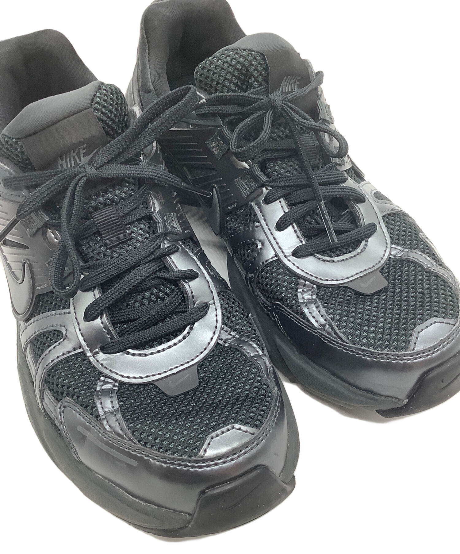 中古・古着通販】NIKE (ナイキ) NIKE V2K RUN BLACK/DK SMOKE GREY 
