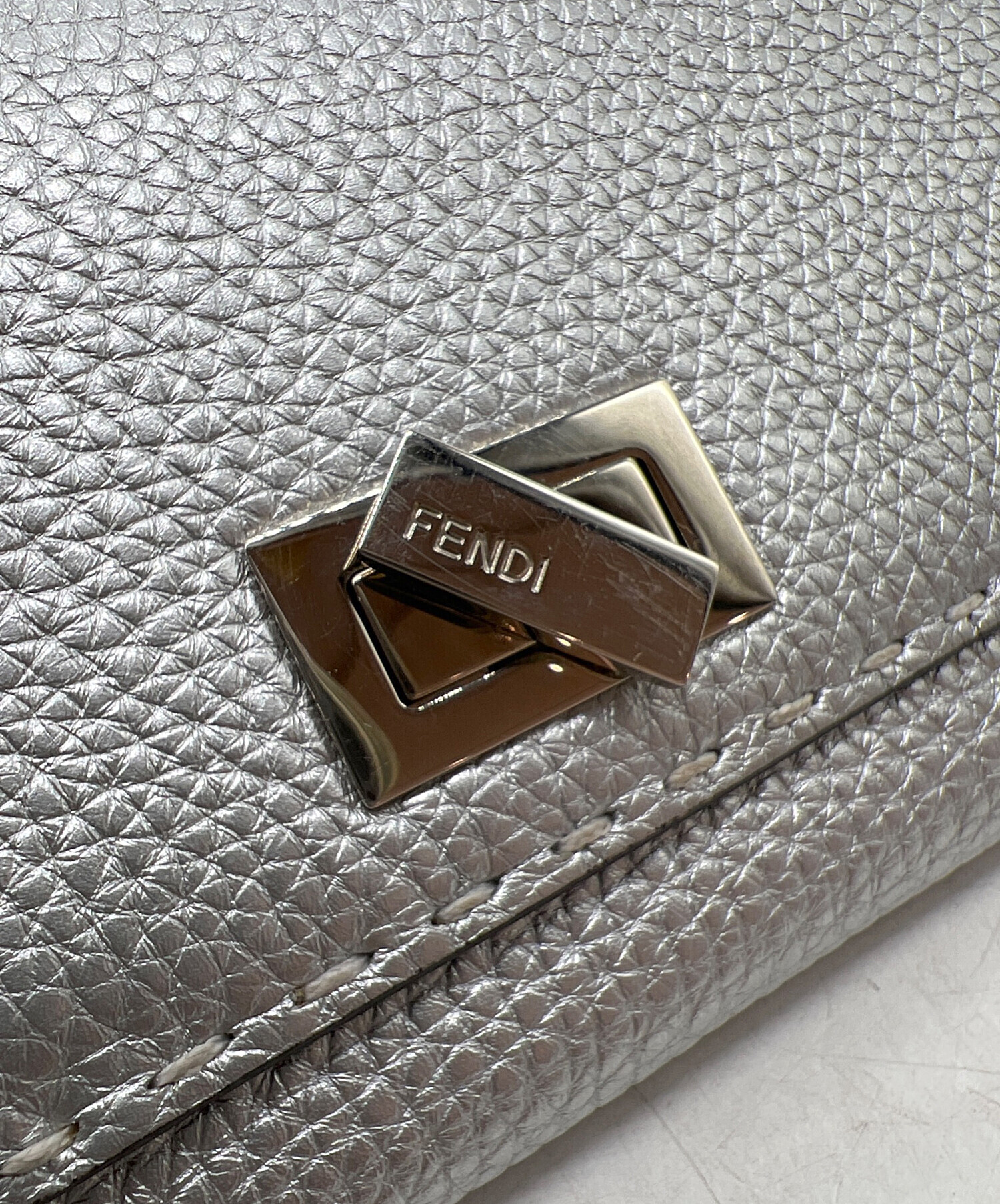 中古・古着通販】FENDI (フェンディ) 長財布 シルバー｜ブランド・古着 