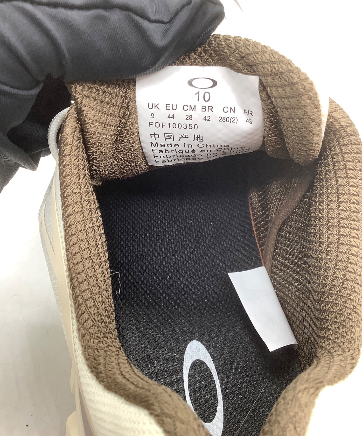 中古・古着通販】OAKLEY (オークリー) スニーカー ベージュ サイズ:28