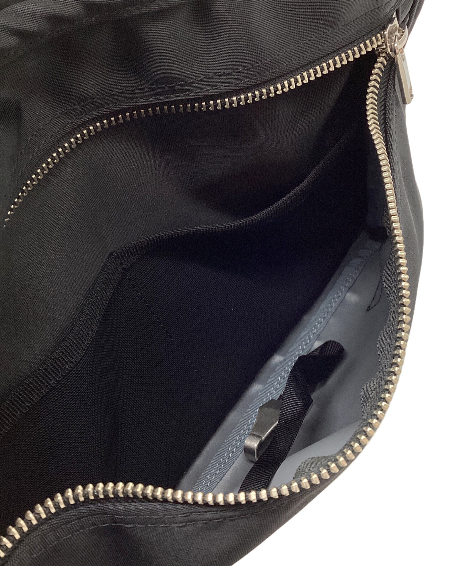 PORTER ブラック ショルダーバッグ 中古・古着通販】PORTER (ポーター) ショルダーバッグ ブラック