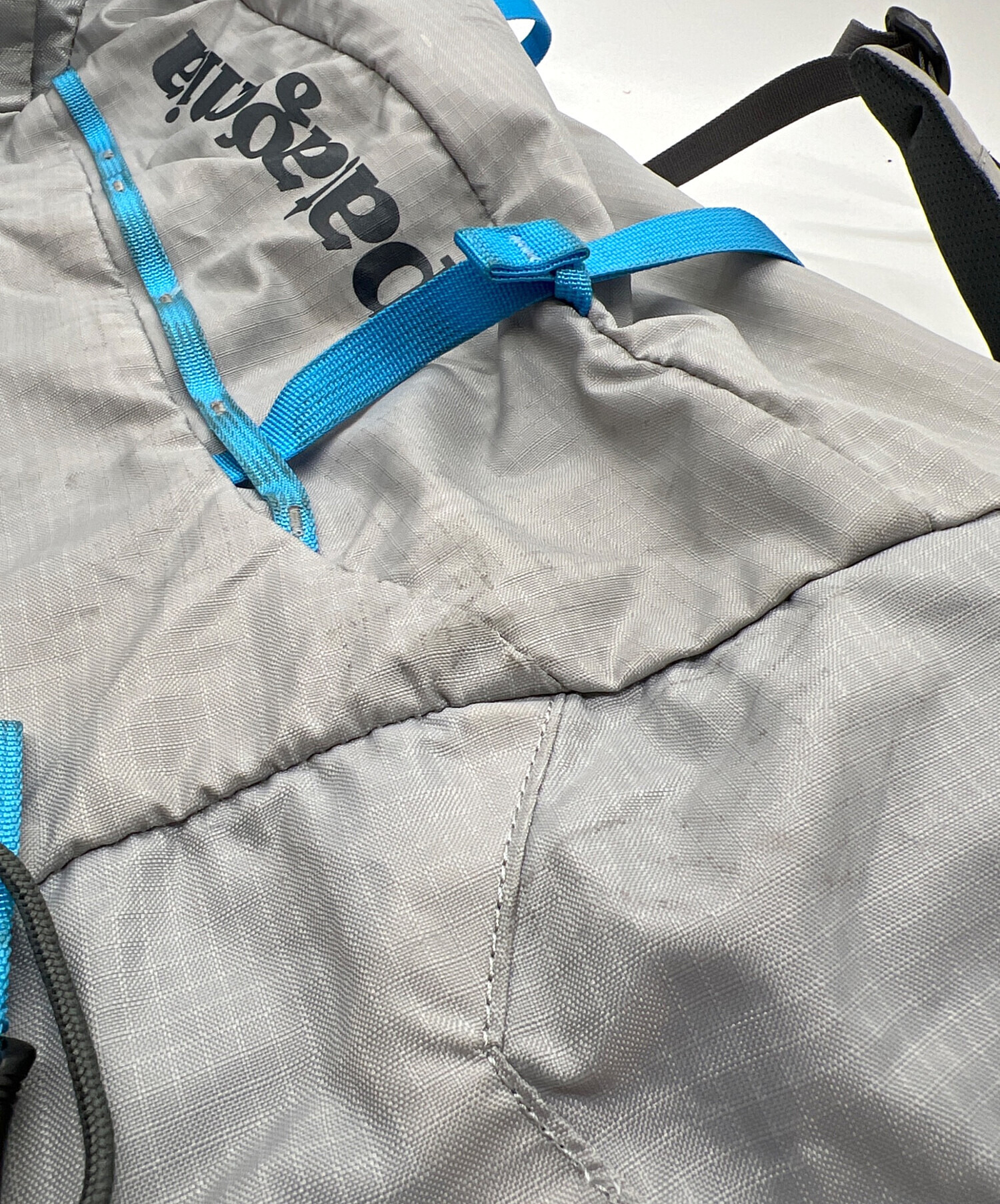 中古・古着通販】Patagonia (パタゴニア) バックパック グレー×ブルー 中古・古着通販】Patagonia (パタゴニア) バックパック グレー×ブルー