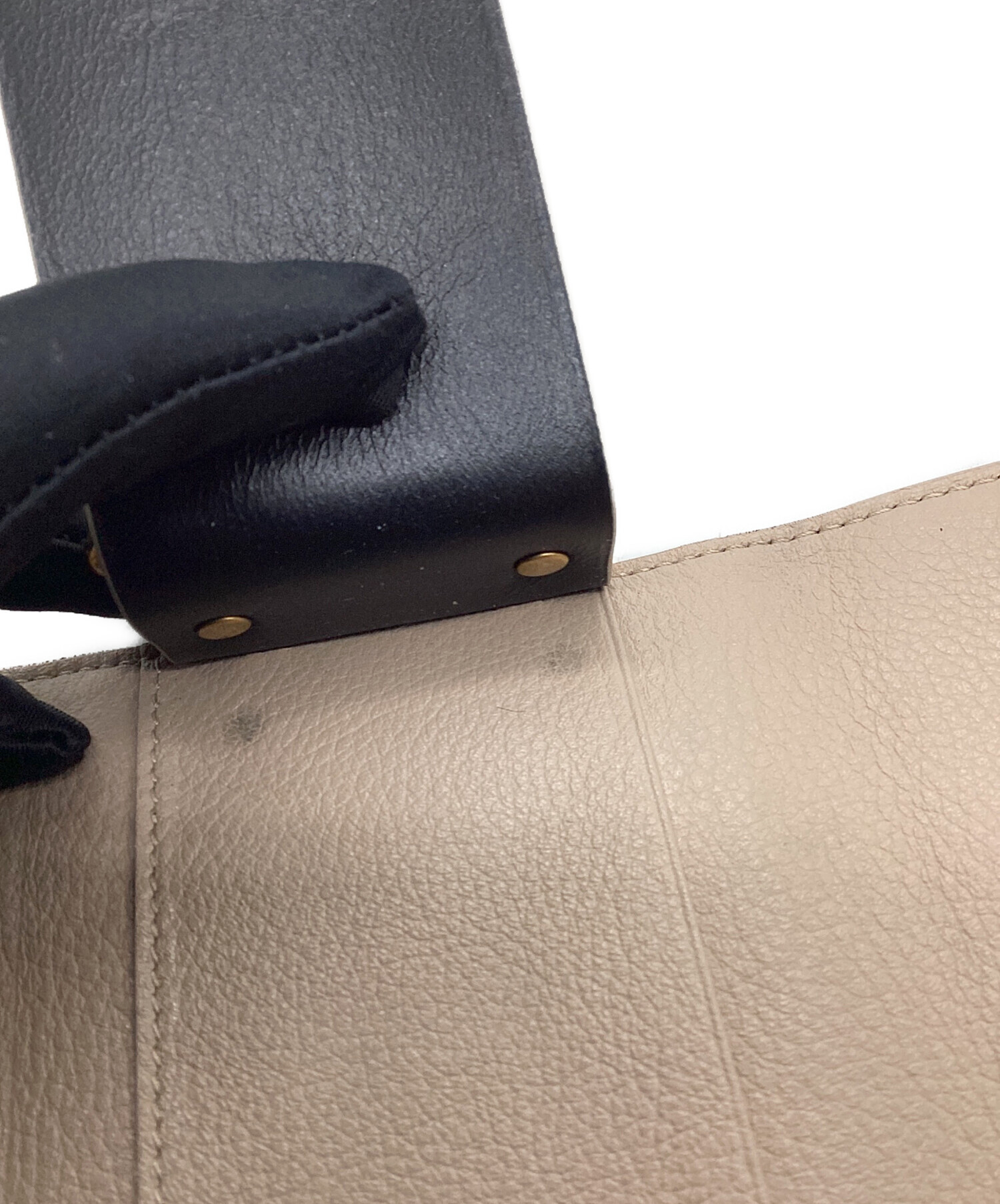 【新品未使用】SAINT LAURENT ブラウンベージュキーケース 中古・古着通販】Yves Saint Laurent (イヴサンローラン) キーケース