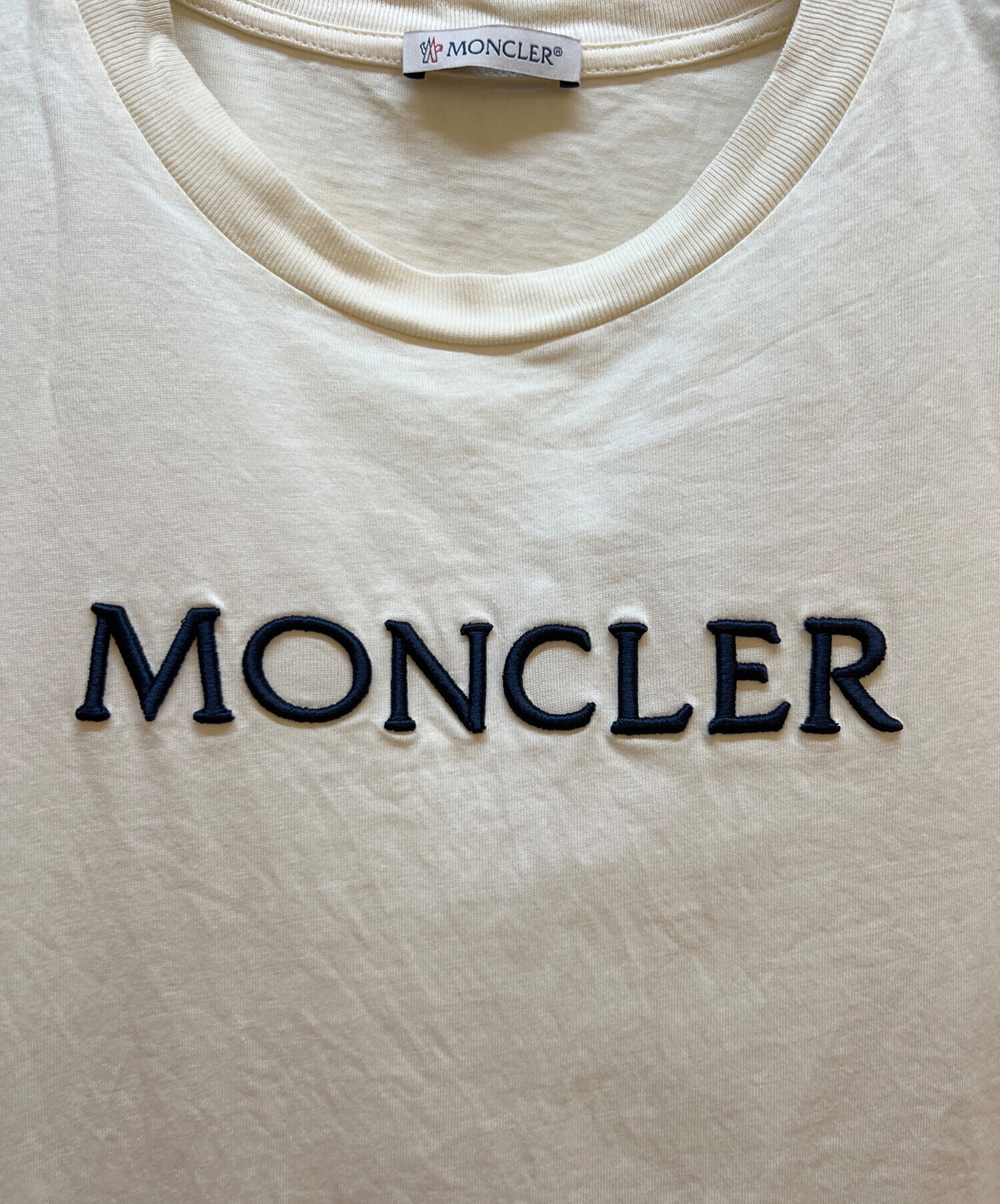 未使用品☆MONCLER モンクレール 24SS コットン100％ ロゴワッペン・ロゴ入り 半袖Ｔシャツ トップス アイボリー S 正規品 レディース MONCLER（モンクレール） 半袖Tシャツ 8C00034 829FB レディース