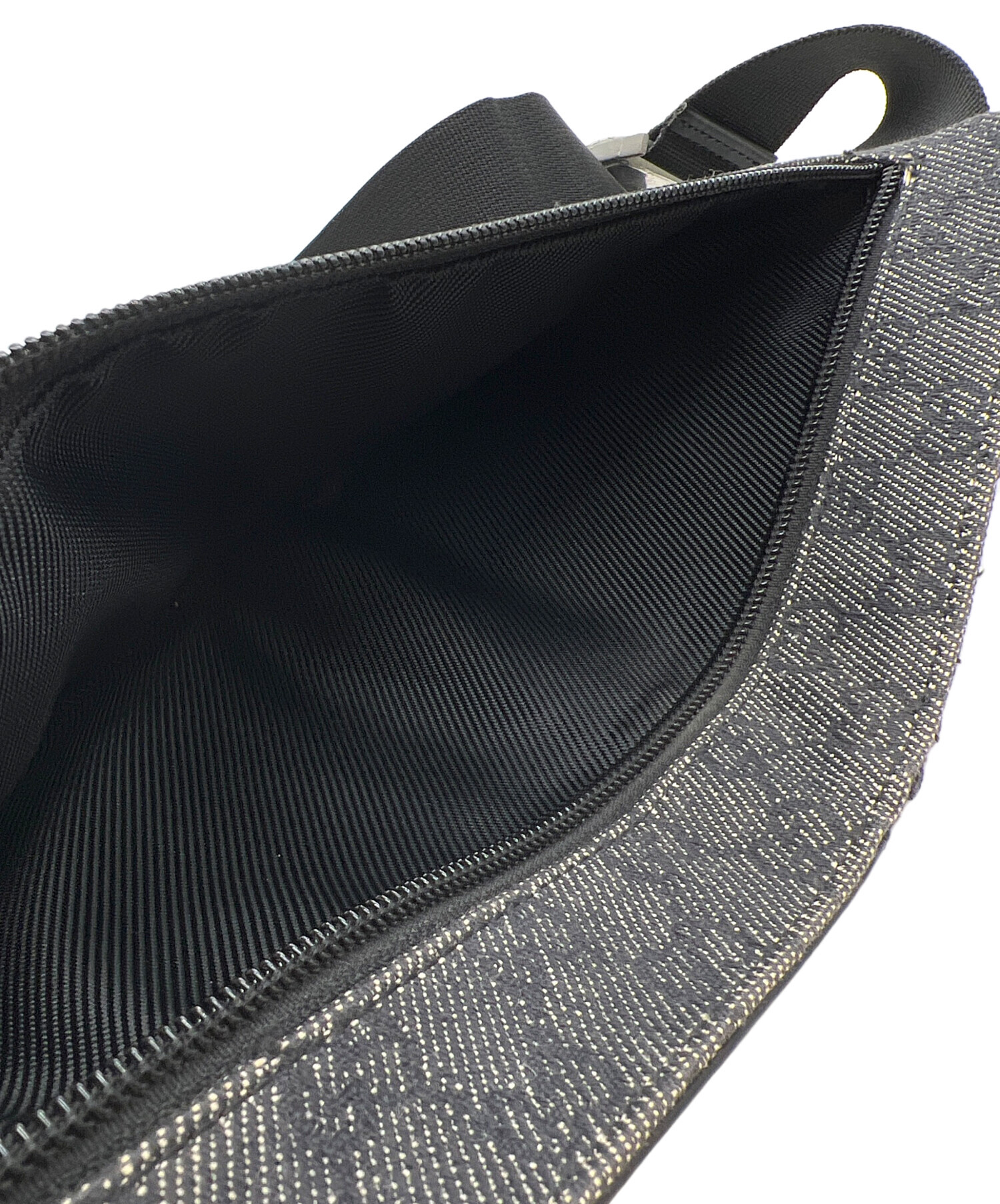 中古・古着通販】GUCCI (グッチ) ウエストポーチ グレー｜ブランド