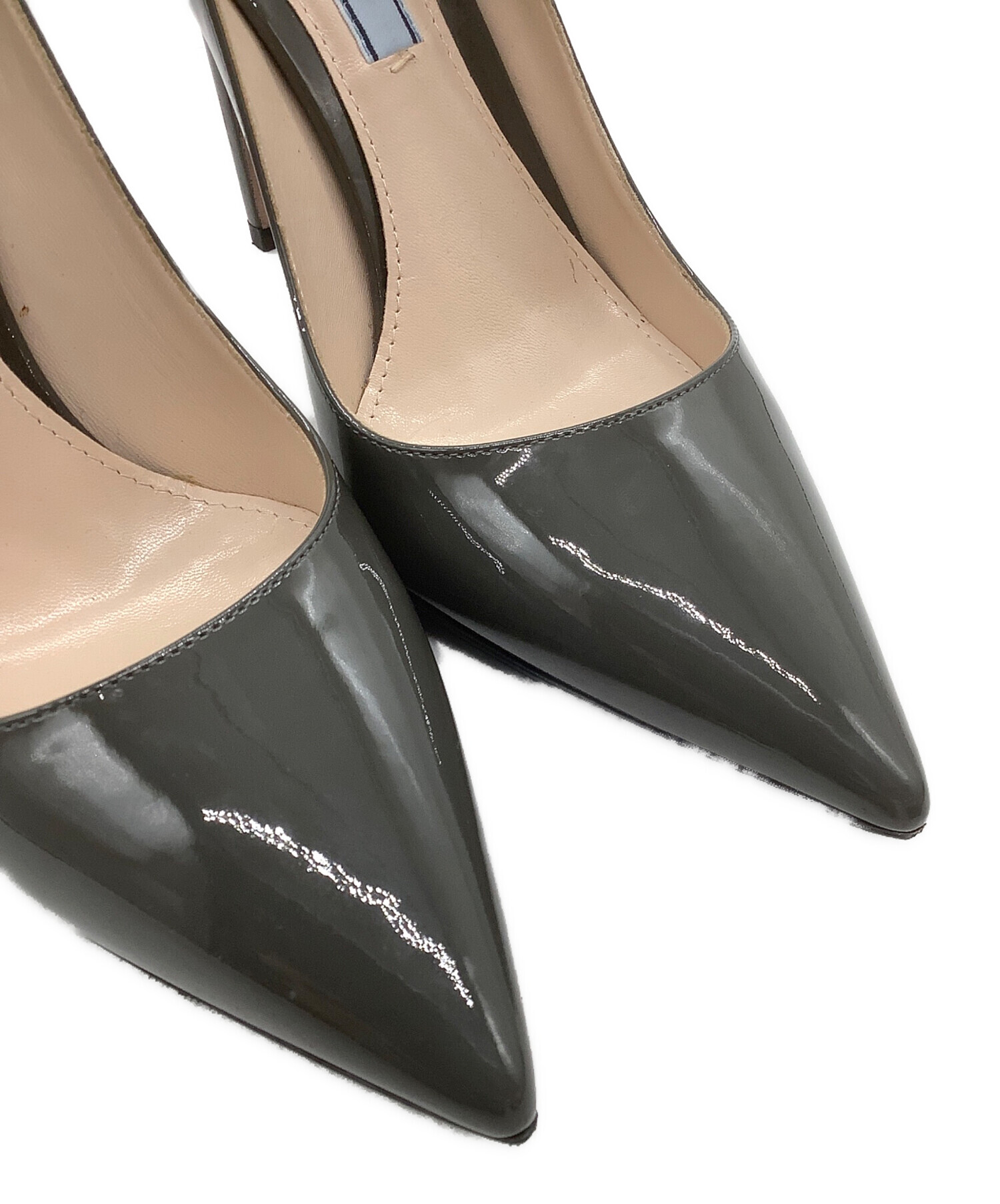 中古・古着通販】PRADA (プラダ) エナメルヒールパンプス グレー