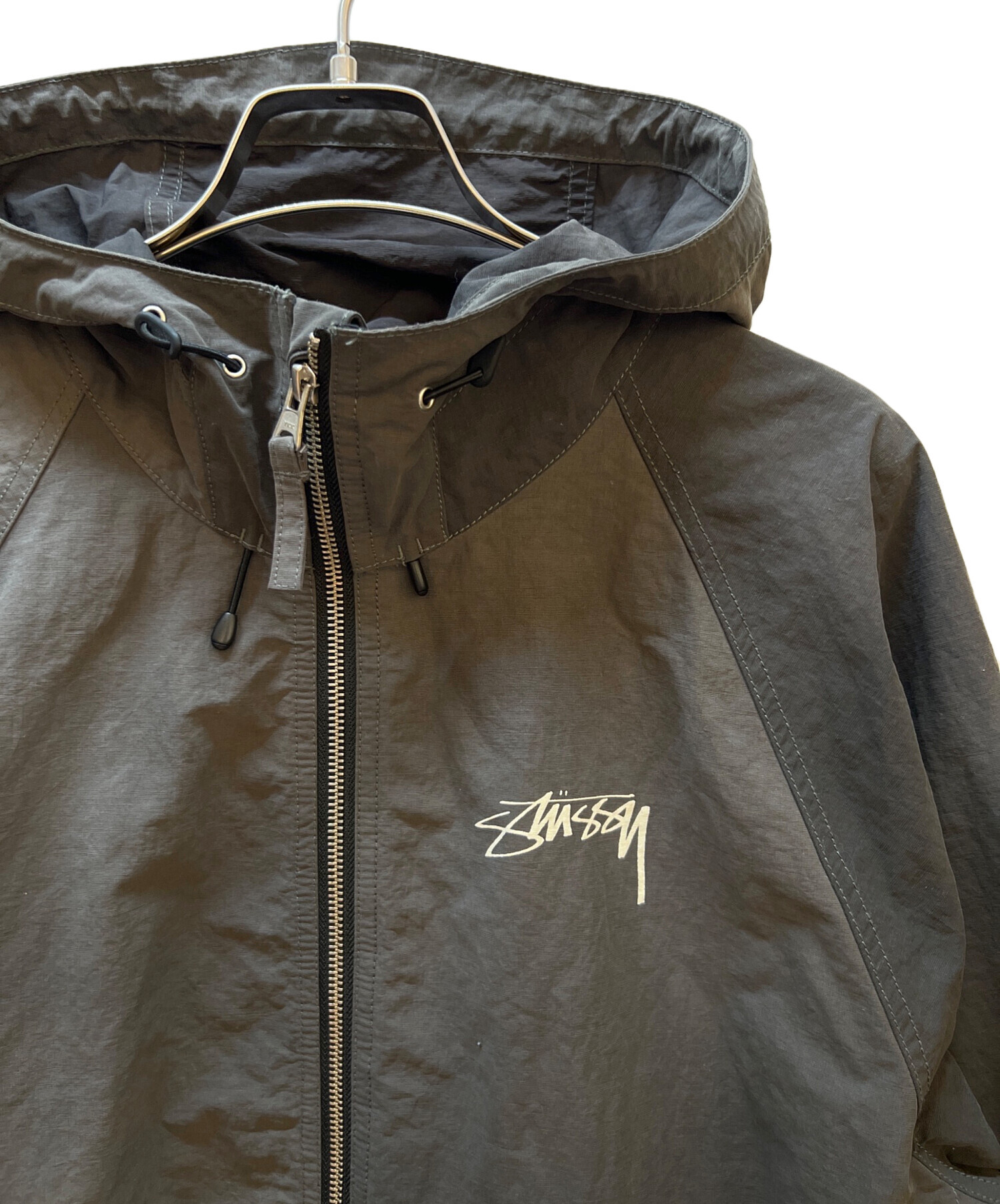 Stussy グレー ナイロンジャケット フード付き 中古・古着通販】stussy (ステューシー) フードジャケット グレー