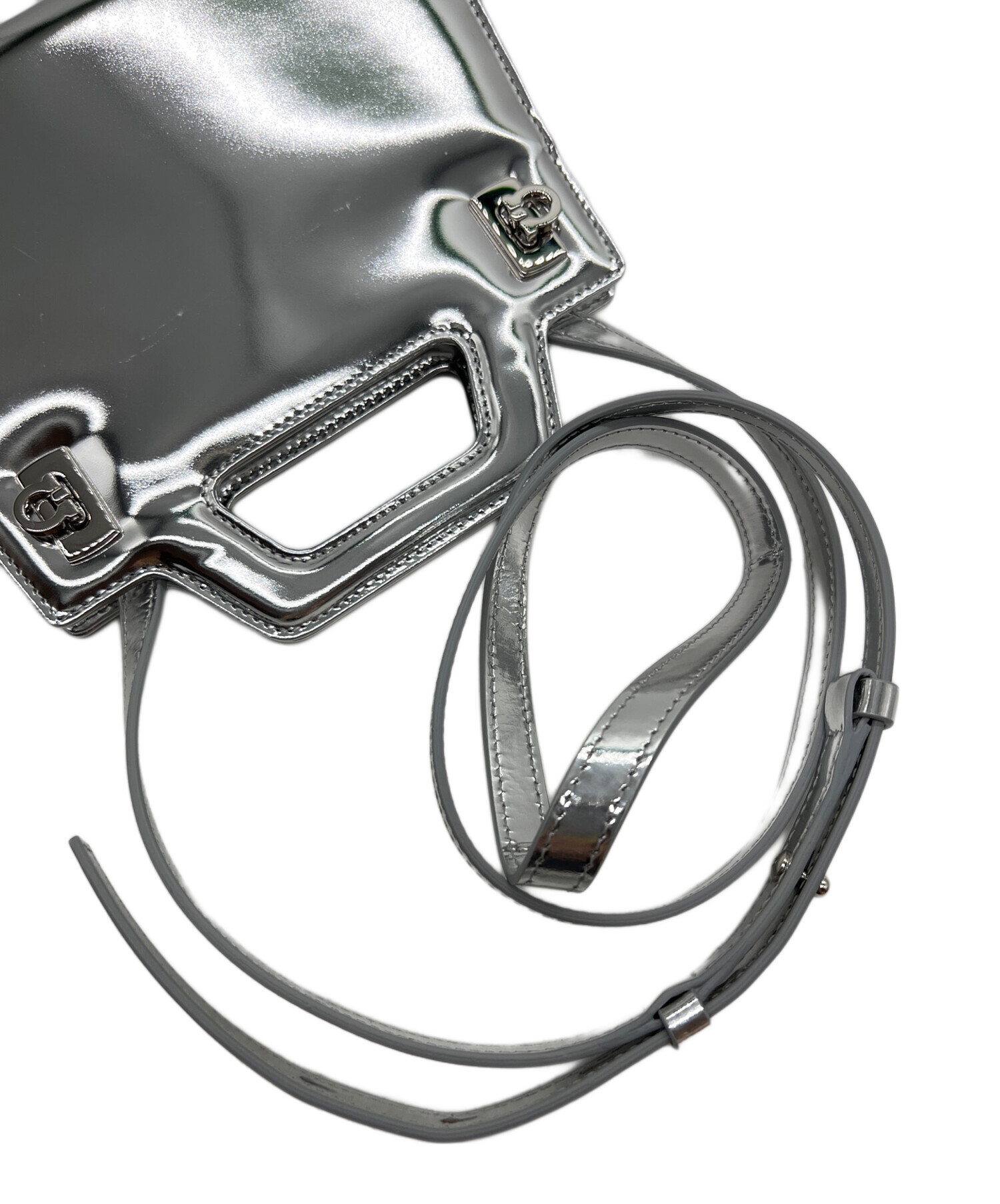 未使用 フェラガモ シルバー チェーン ショルダーバッグ 銀 イタリア製 布袋 中古・古着通販】Ferragamo (フェラガモ) 2WAYショルダーバッグ/ワンダ
