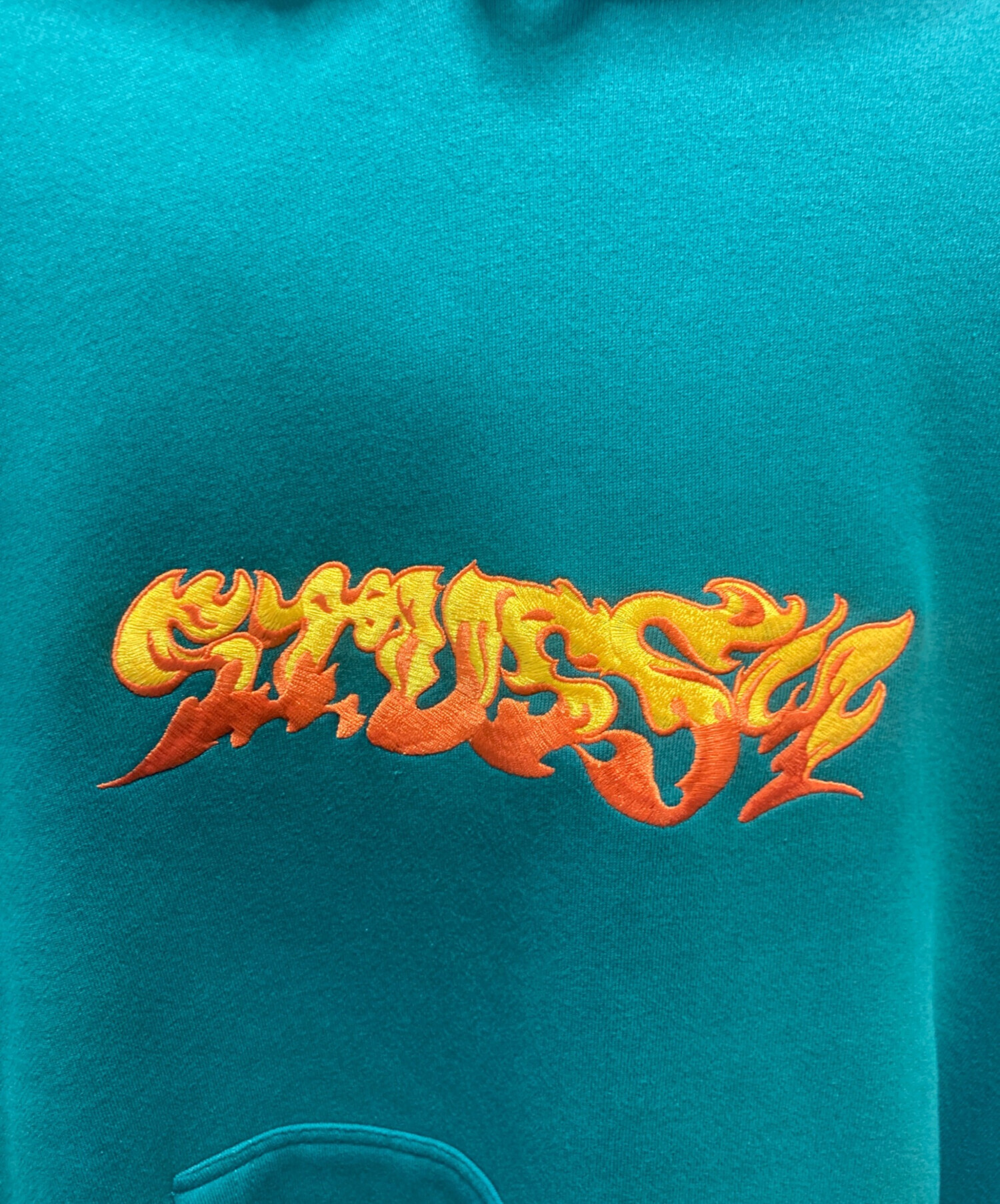 ステューシー STUSSY ファイアー 刺繍 グリーン パーカー