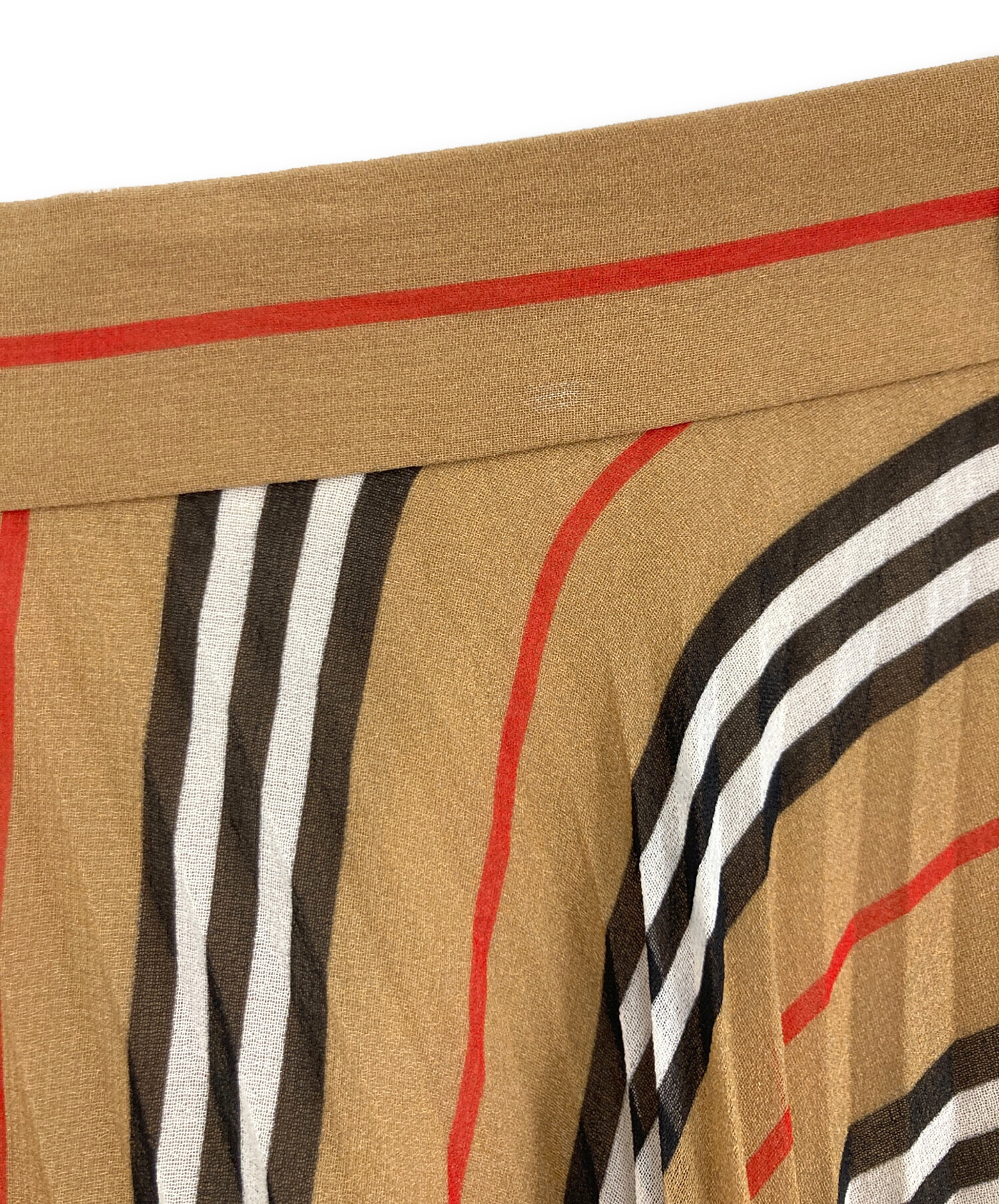 バーバリー　Burberry フロントポケット　プリーツスカート 新作*バーバリー*チェック柄 プリーツスカート レザーベルト (Burberry