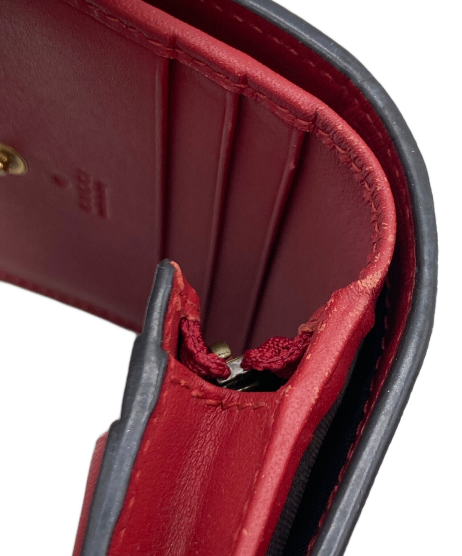 GUCCI 二つ折り財布 赤 グレー 中古・古着通販】GUCCI (グッチ) 2つ折り財布 グレー｜ブランド・古着