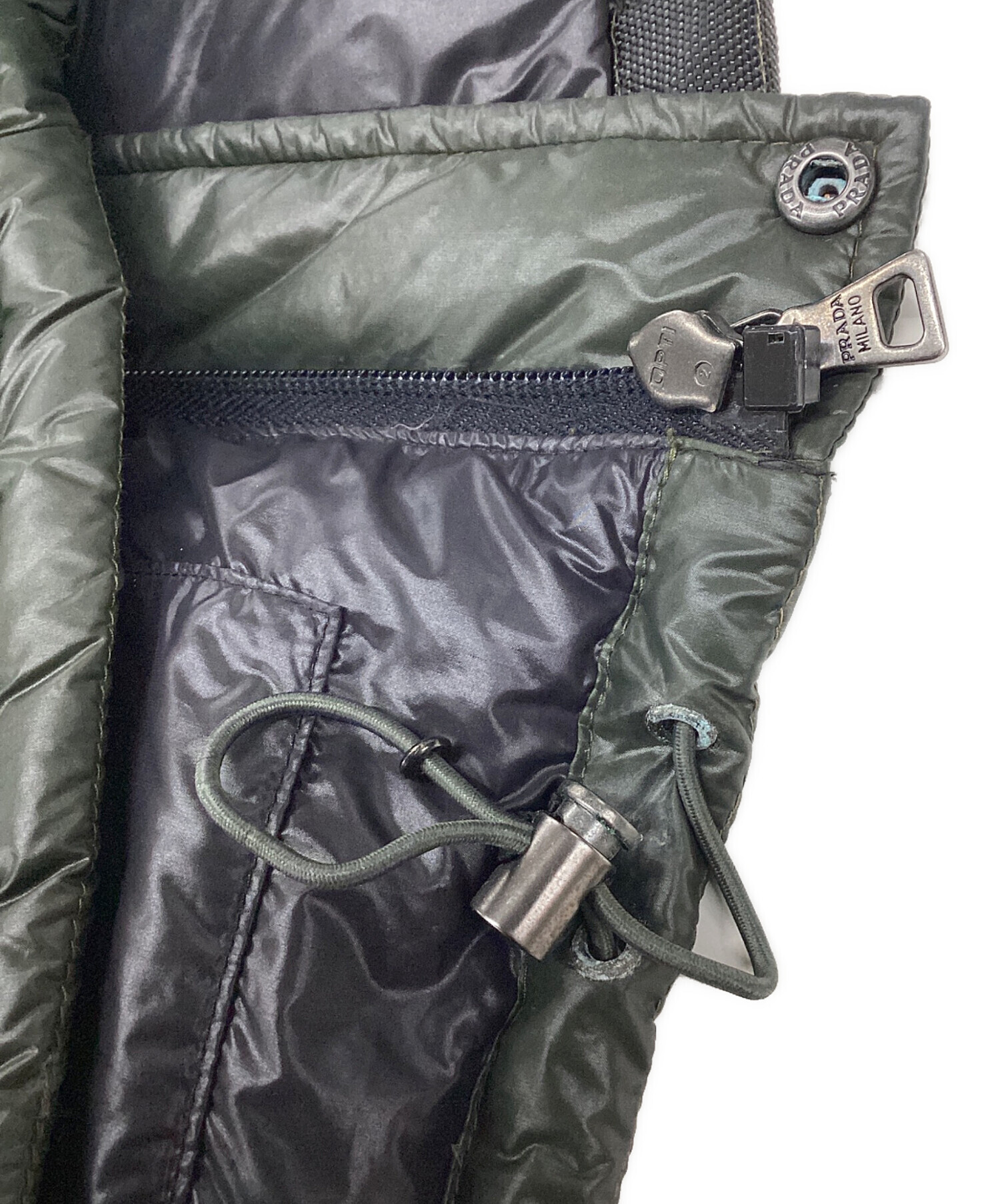 PRADA ダウンベスト グリーン Mサイズ PRADA】プラダ Re-Nylon ダウンベスト (PRADA/ダウンベスト