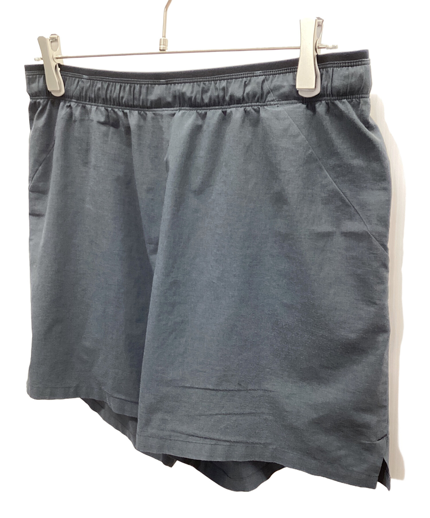 Arc'teryx グレーショートパンツ 中古・古着通販】ARC'TERYX (アークテリクス) ショートパンツ ブラック