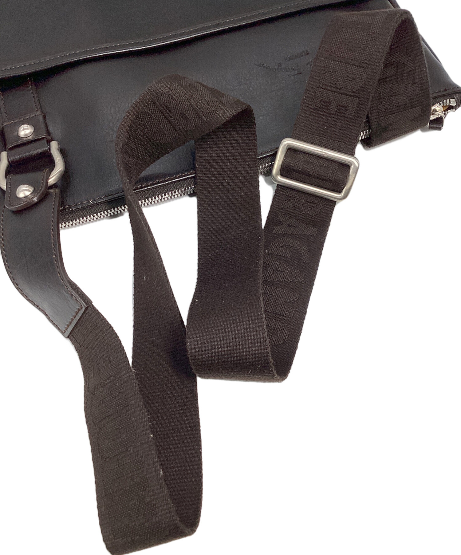 Salvatore Ferragamo ブラックレザーショルダーバッグ 中古・古着通販】Salvatore Ferragamo (サルヴァトーレ フェラガモ