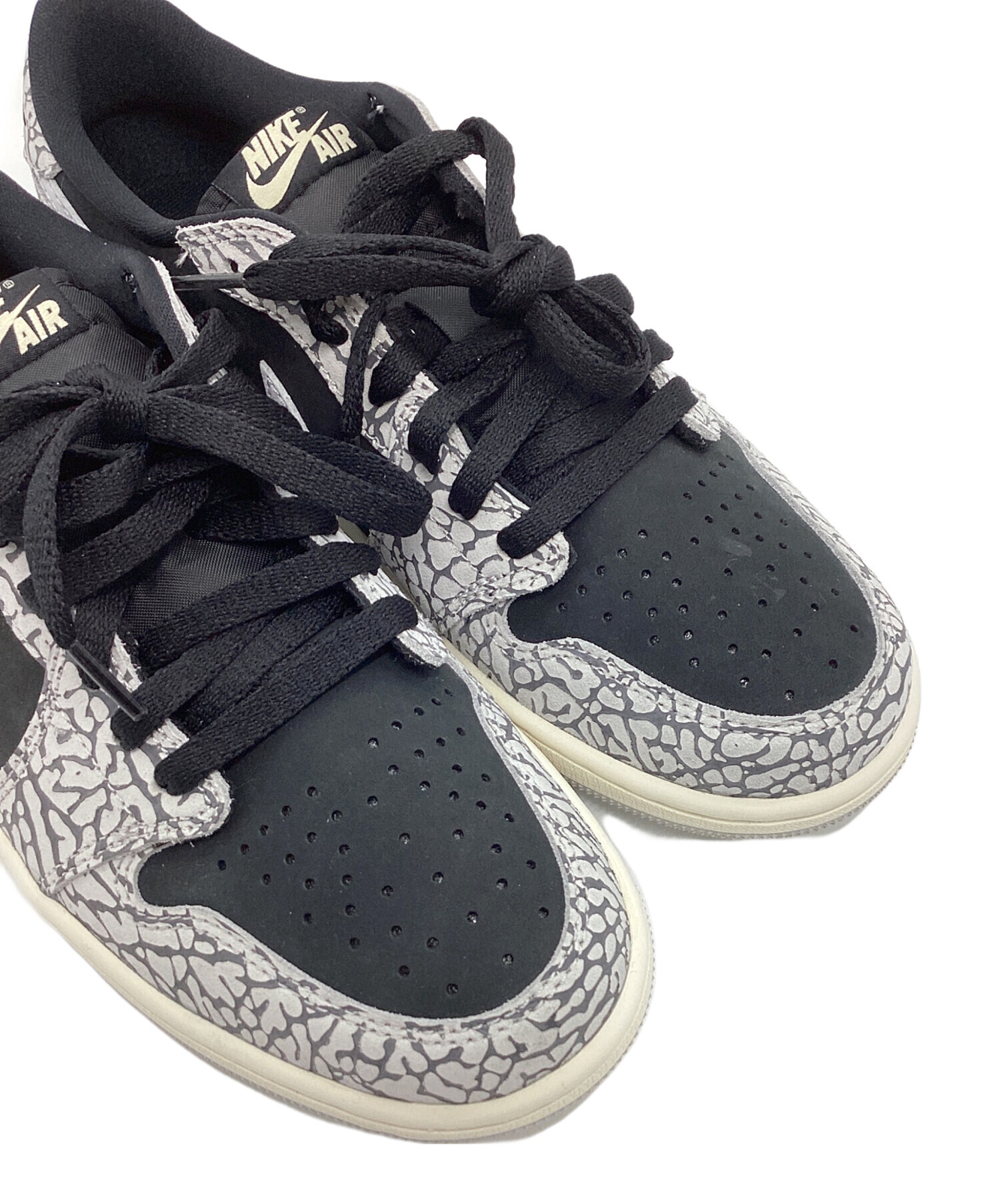 ナイキ エアジョーダン1 ミッド "ブラック/セメントグレー" AIR JORDAN 1 MID ブラック⁄セメントグレー⁄ファイアレッド7.5  1⁄17 NIKE air jordan1  エアジョーダン　ブラックセメント