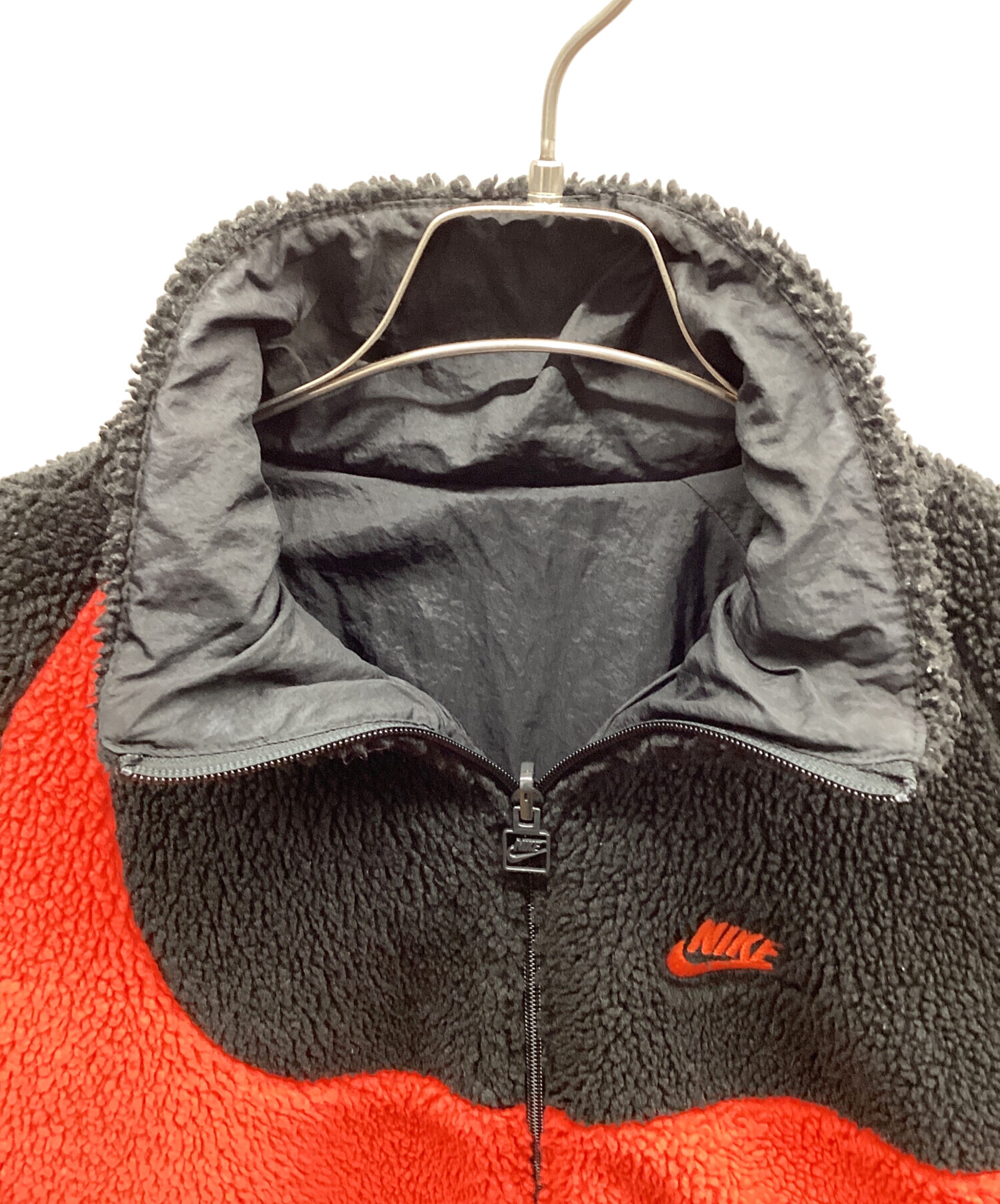 中古・古着通販】NIKE (ナイキ) ボアジャケット ブラック×レッド
