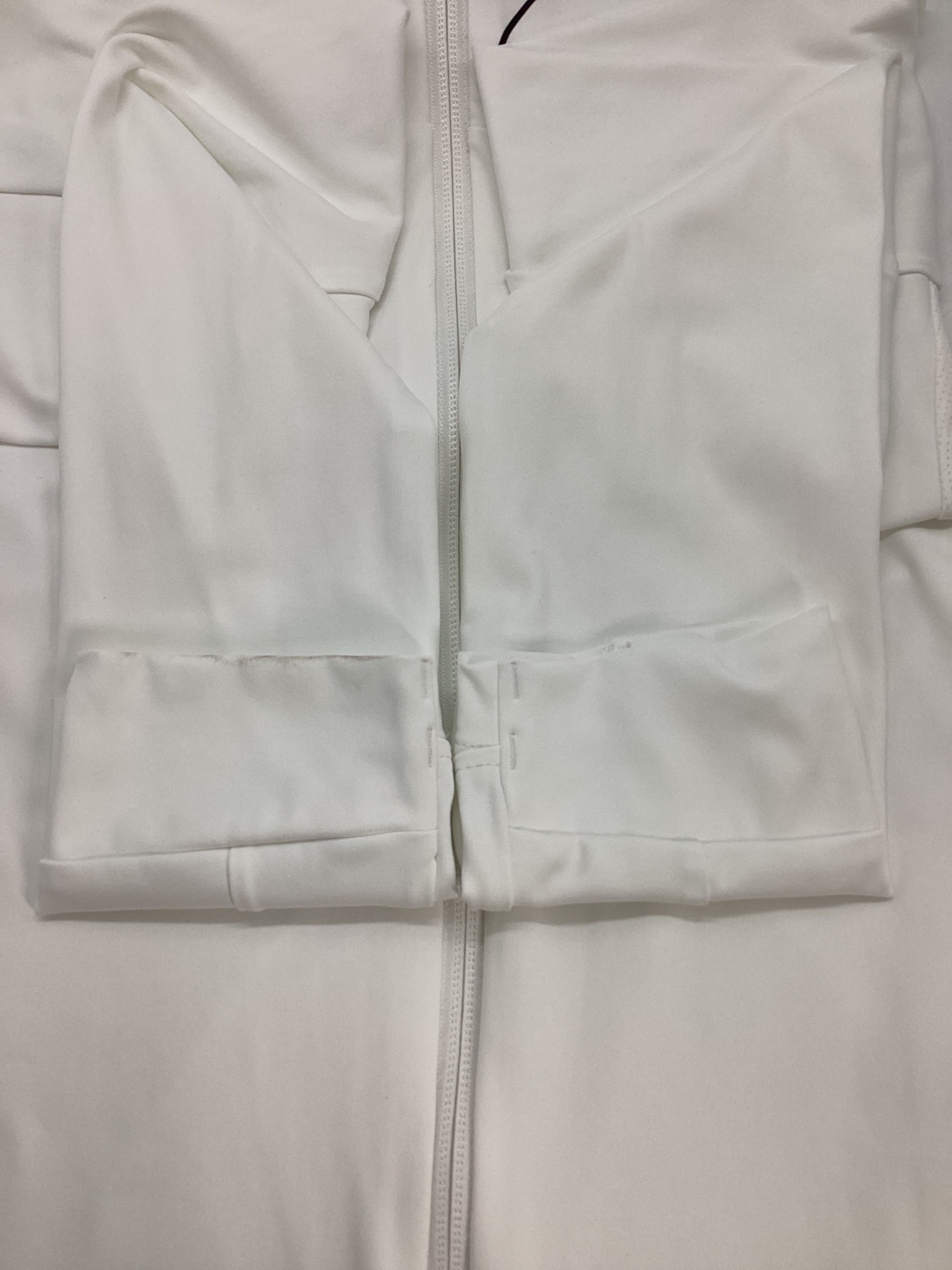 中古・古着通販】OAKLEY (オークリー) ジップパーカー ホワイト サイズ