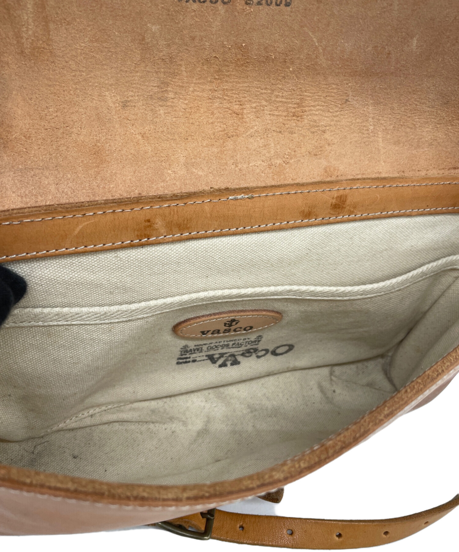 Vasco ボディバック　ミニショルダーバッグ　キャメル　ナチュラル vasco - LEATHER POSTMAN MINI SHOULDER BAG [CAMEL] | ミニショルダー
