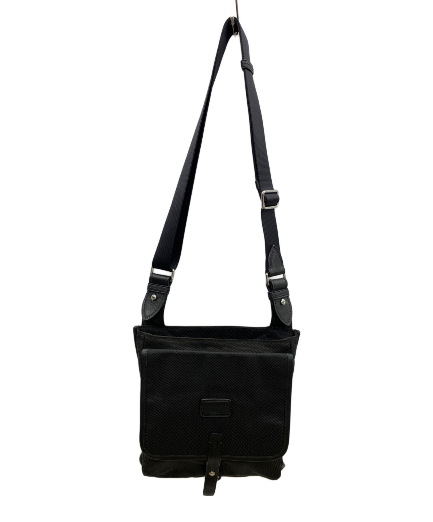 【美品・5月10日限り13,000円に値下】TUMI ブラック ショルダーバッグ 中古・古着通販】TUMI (トゥミ) ショルダーバッグ ブラック｜ブランド
