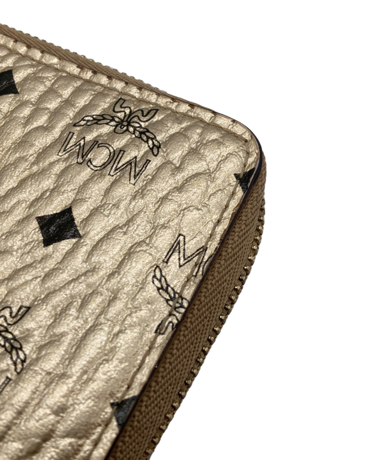 中古・古着通販】MCM (エムシーエム) 2つ折り財布 ゴールドカラー