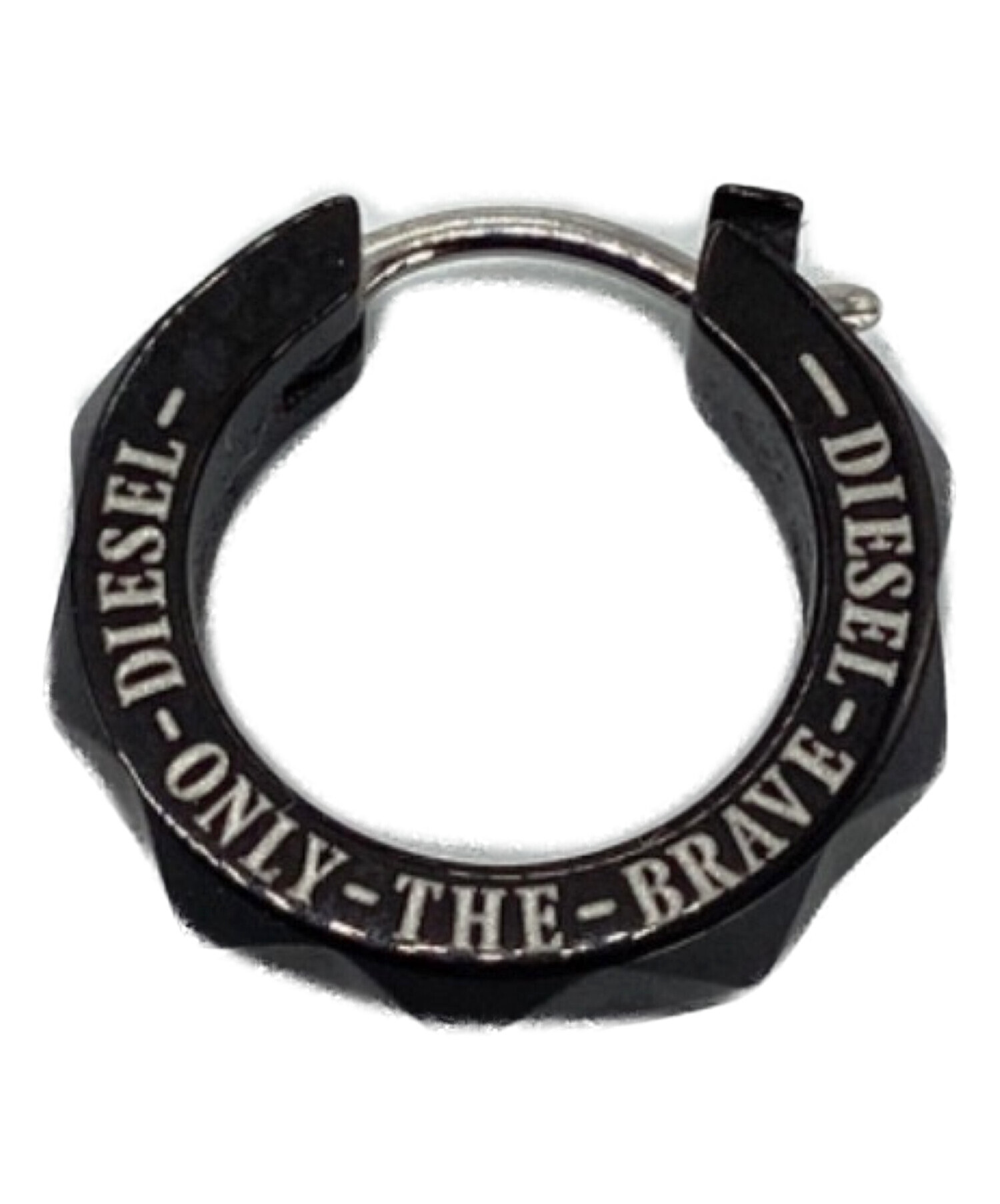 DIESEL フープピアス ONLY THE BRAVE ロゴ 中古・古着通販】DIESEL (ディーゼル) ピアス ONLY THE BRAVE ブラック