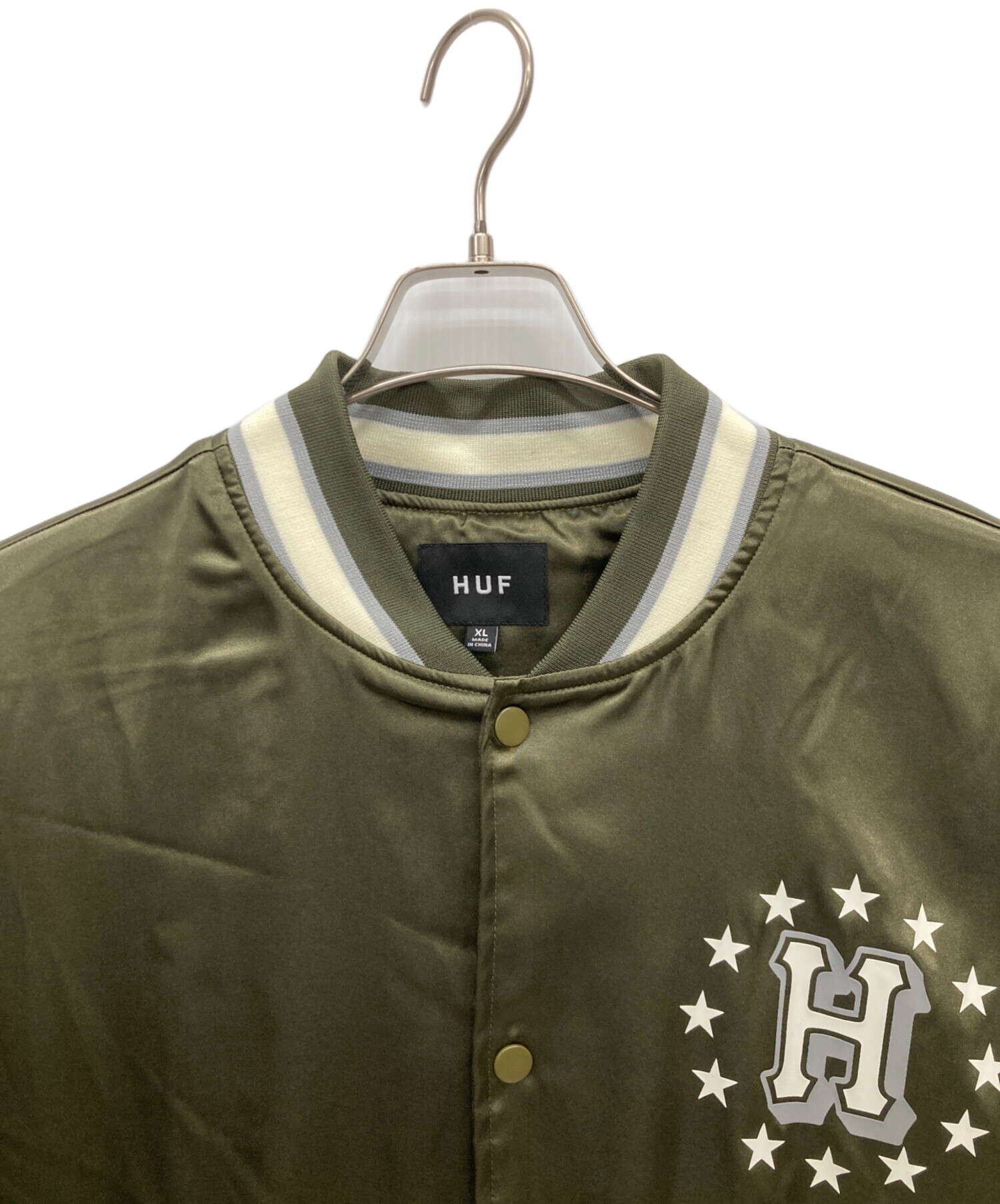 中古・古着通販】HUF (ハフ) スタジャン カーキ サイズ:XL｜ブランド