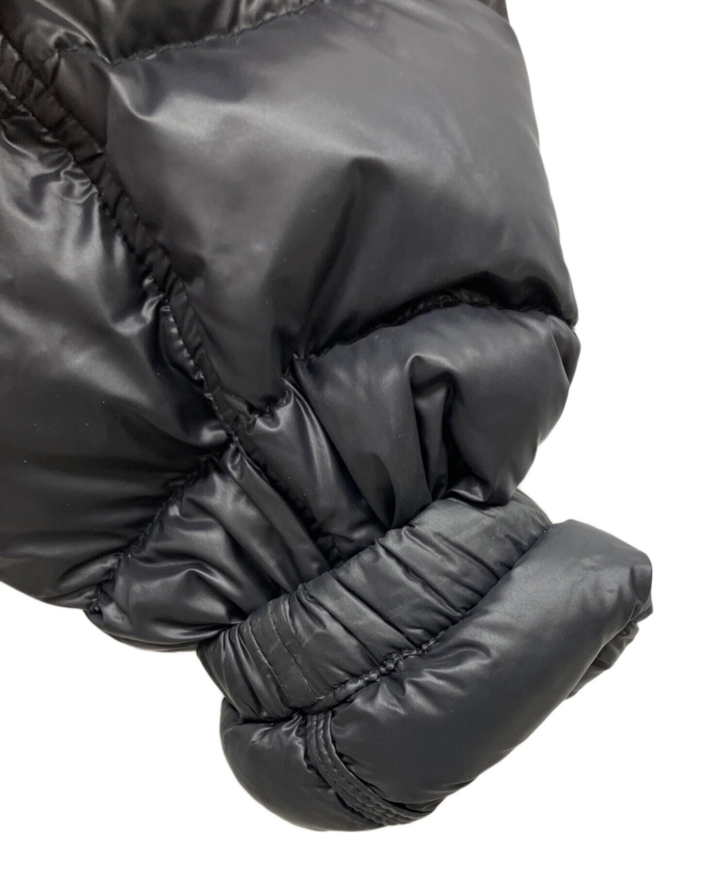 PRADA ブラック ホワイトグースダウンジャケット　サイズ42 三角プレート 中古・古着通販】PRADA (プラダ) 三角プレートダウンジャケット