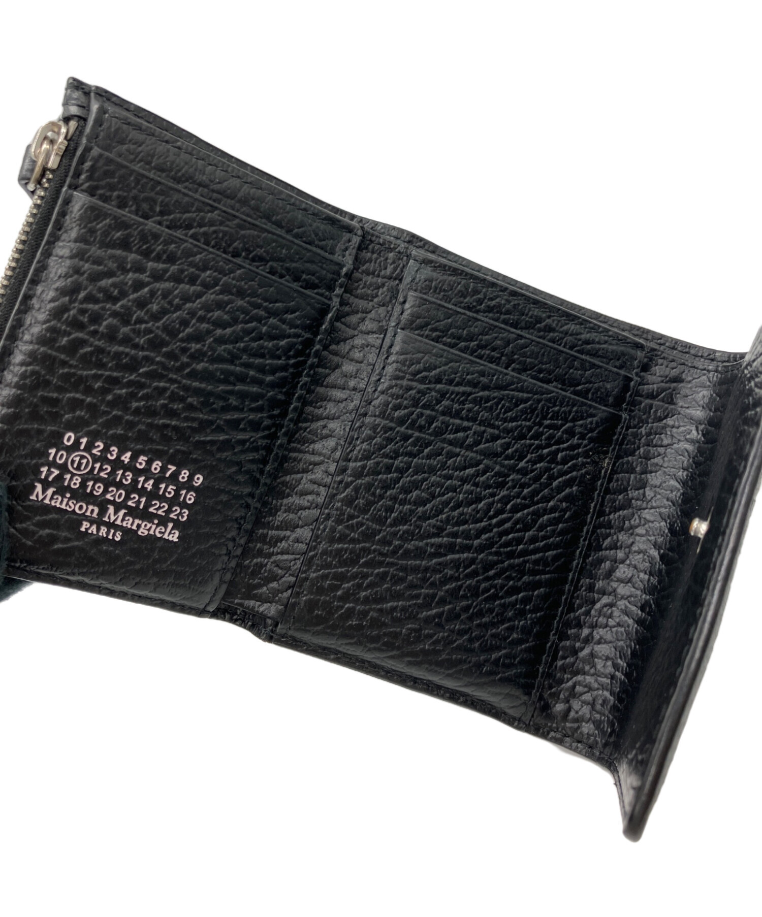 未使用級 メゾンマルジェラ コンパクトウォレット スリーフォールド ブラック 中古・古着通販】Maison Margiela (メゾンマルジェラ) コンパクト