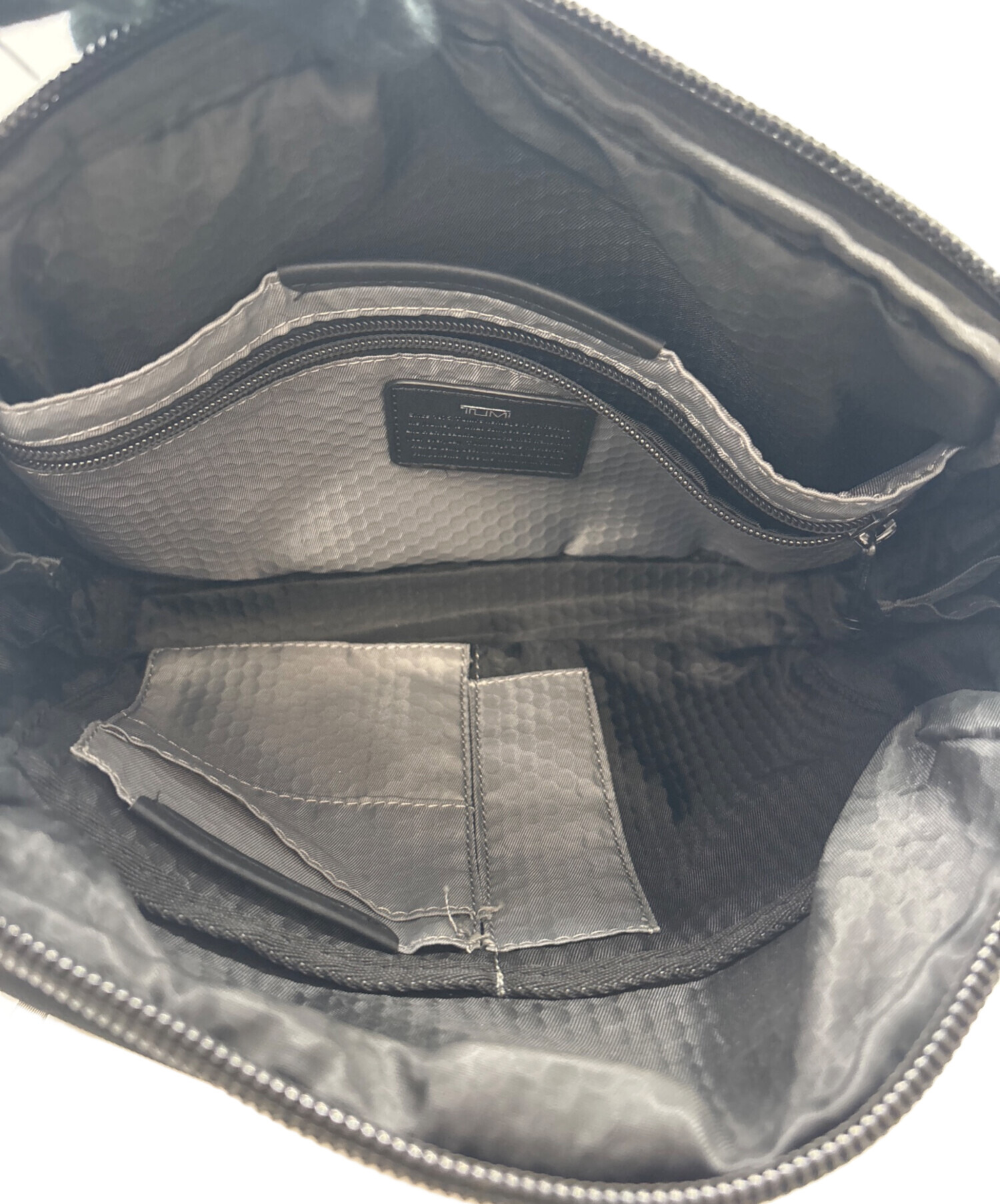 中古・古着通販】TUMI (トゥミ) ショルダーバッグ ブラック｜ブランド